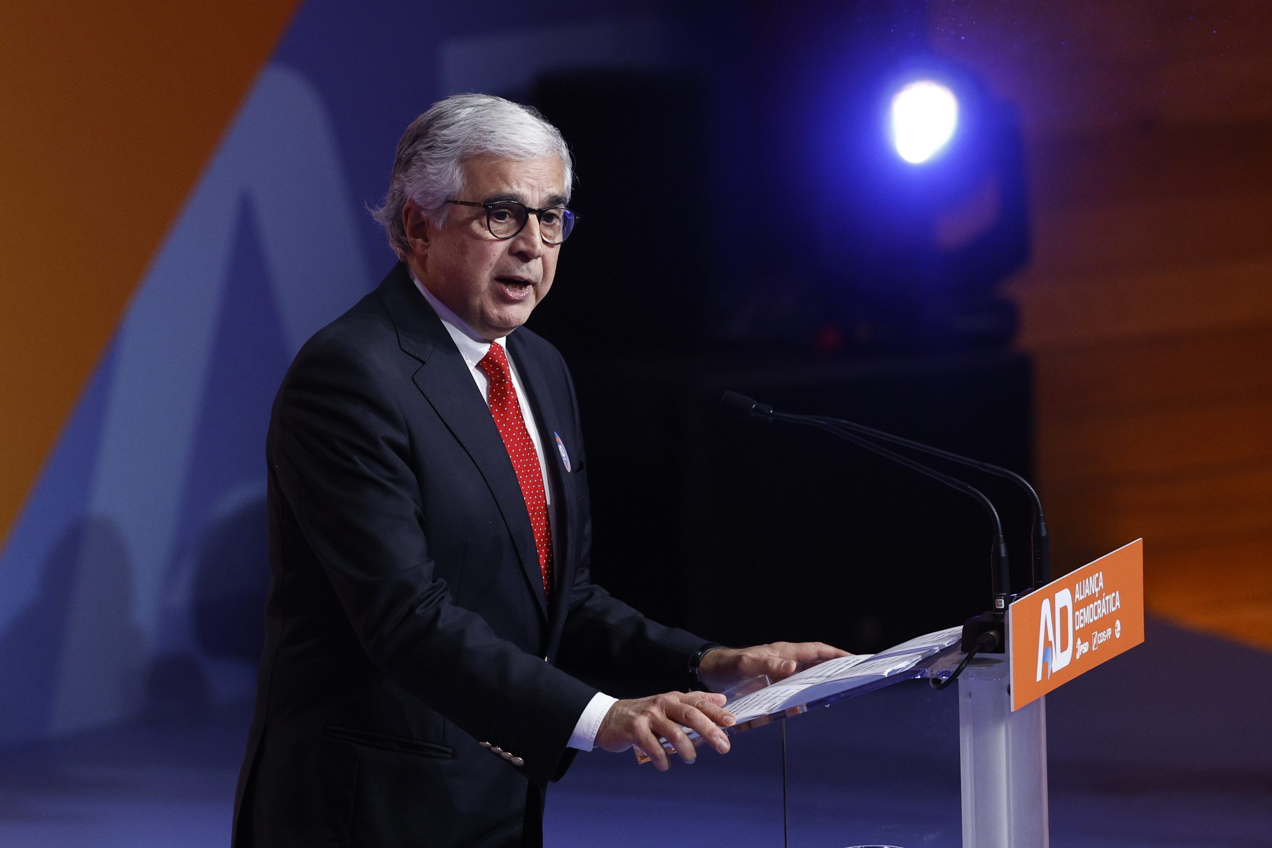 Aguiar-Branco candidato a presidente da Assembleia da República e Hugo Soares a líder parlamentar do PSD