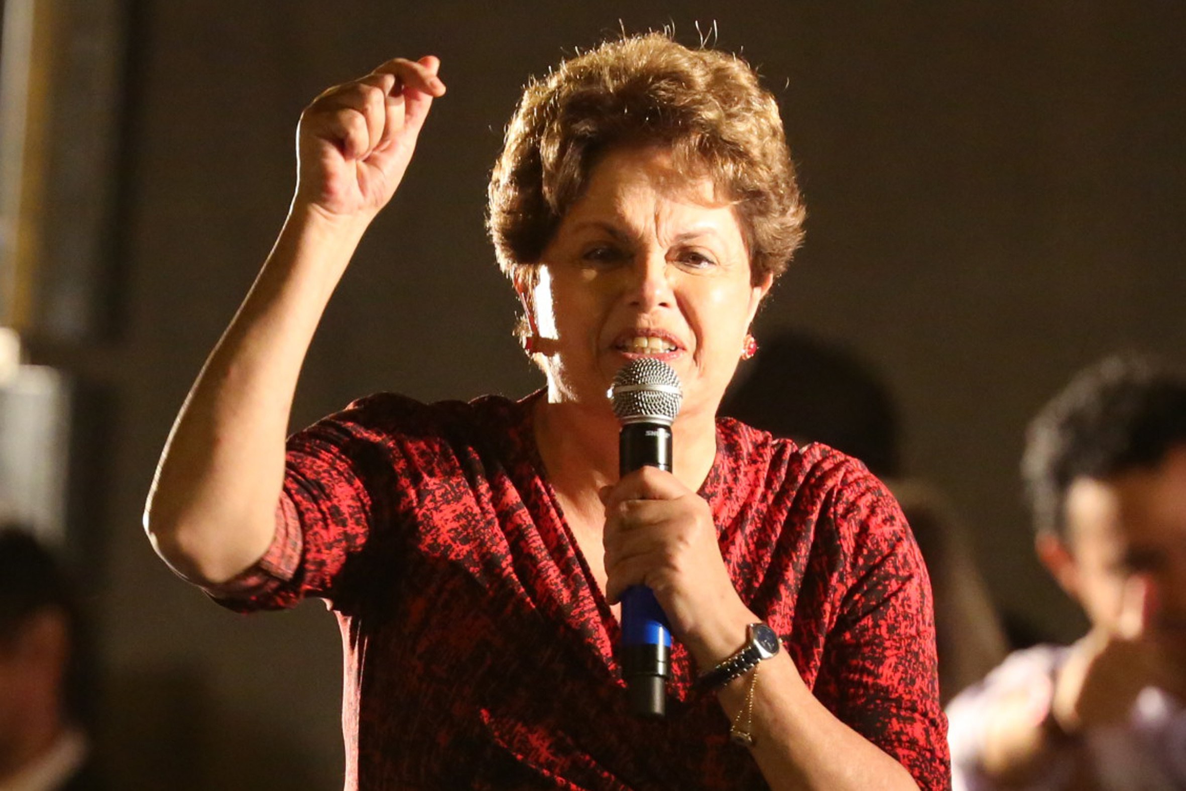 Dilma Rousseff diz que julgamento de Lula da Silva é parte de um golpe para o aniquilar