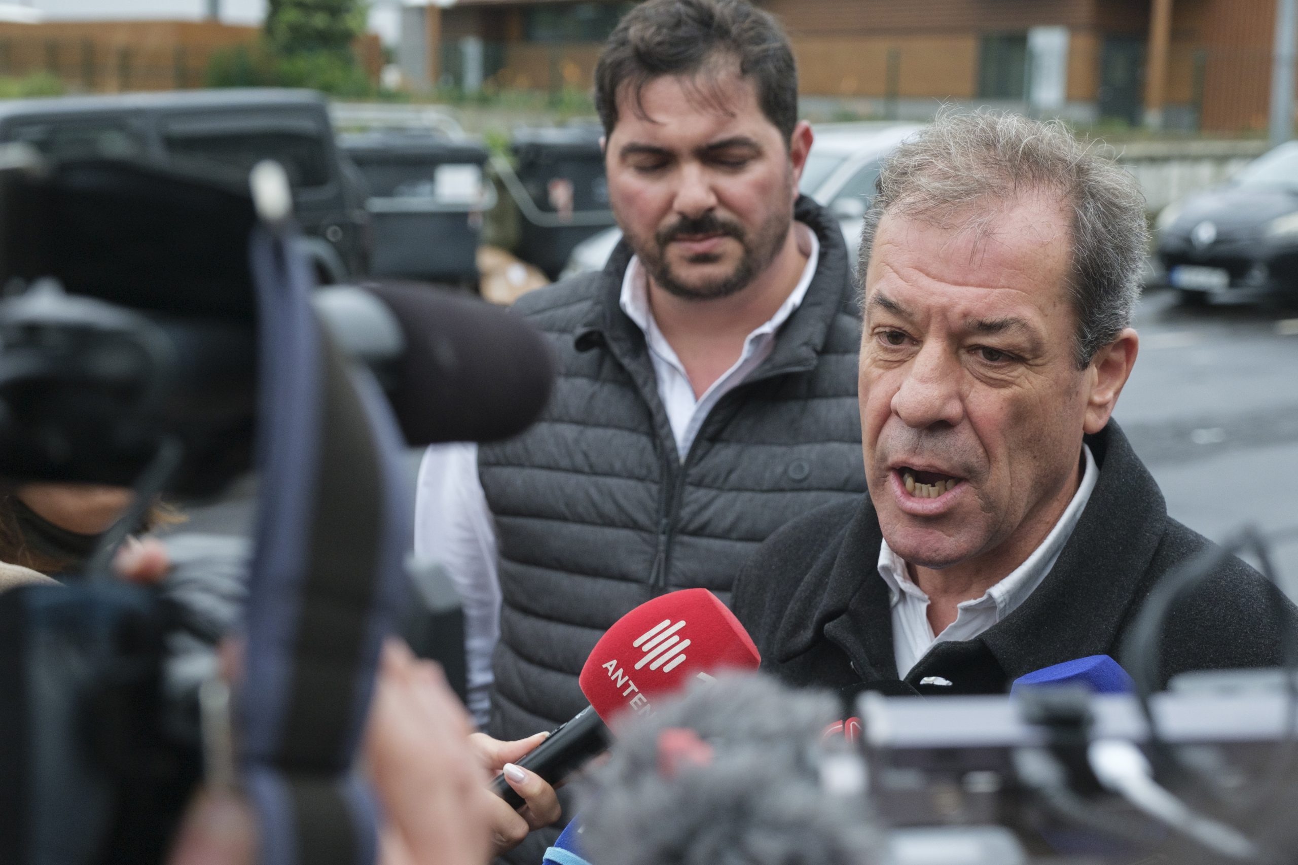 IL apela aos eleitores que “votem em consciência” no domingo
