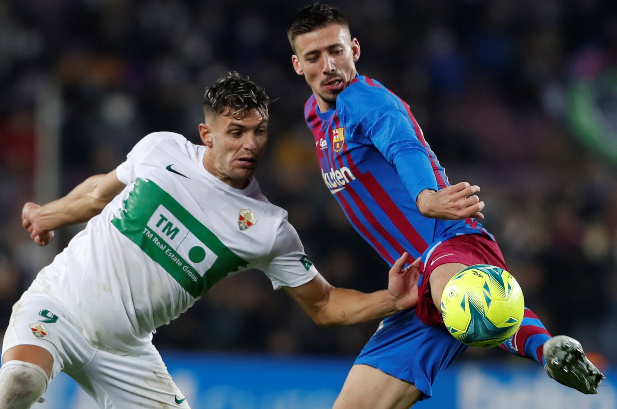 Lenglet chega a Portugal para assinar pelo Benfica