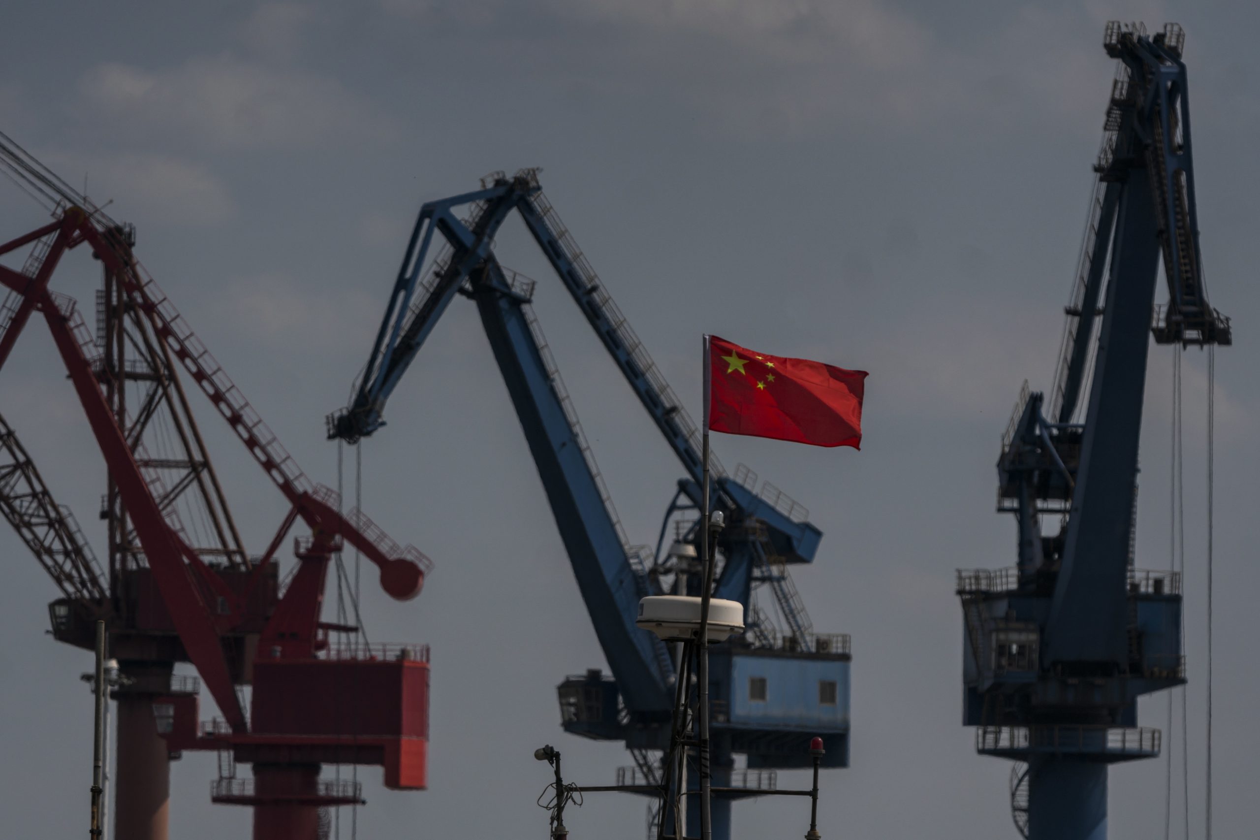 Retalho e imobiliário abrandam na China, mas produção e investimento aumentam
