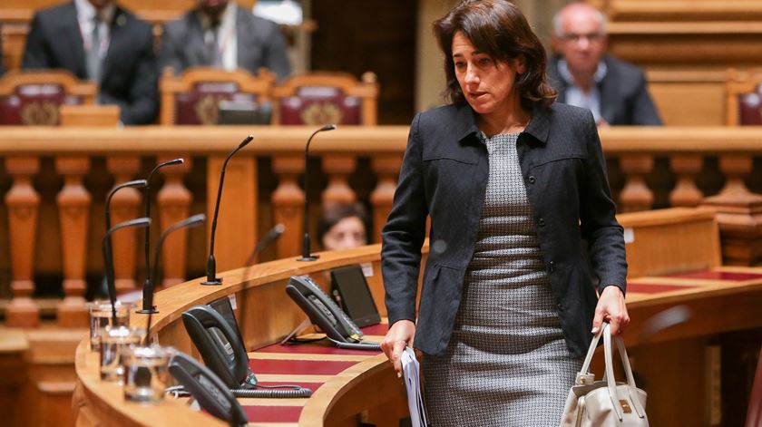 Mira e Vagos consideram que demissão de ministra “peca por tardia”
