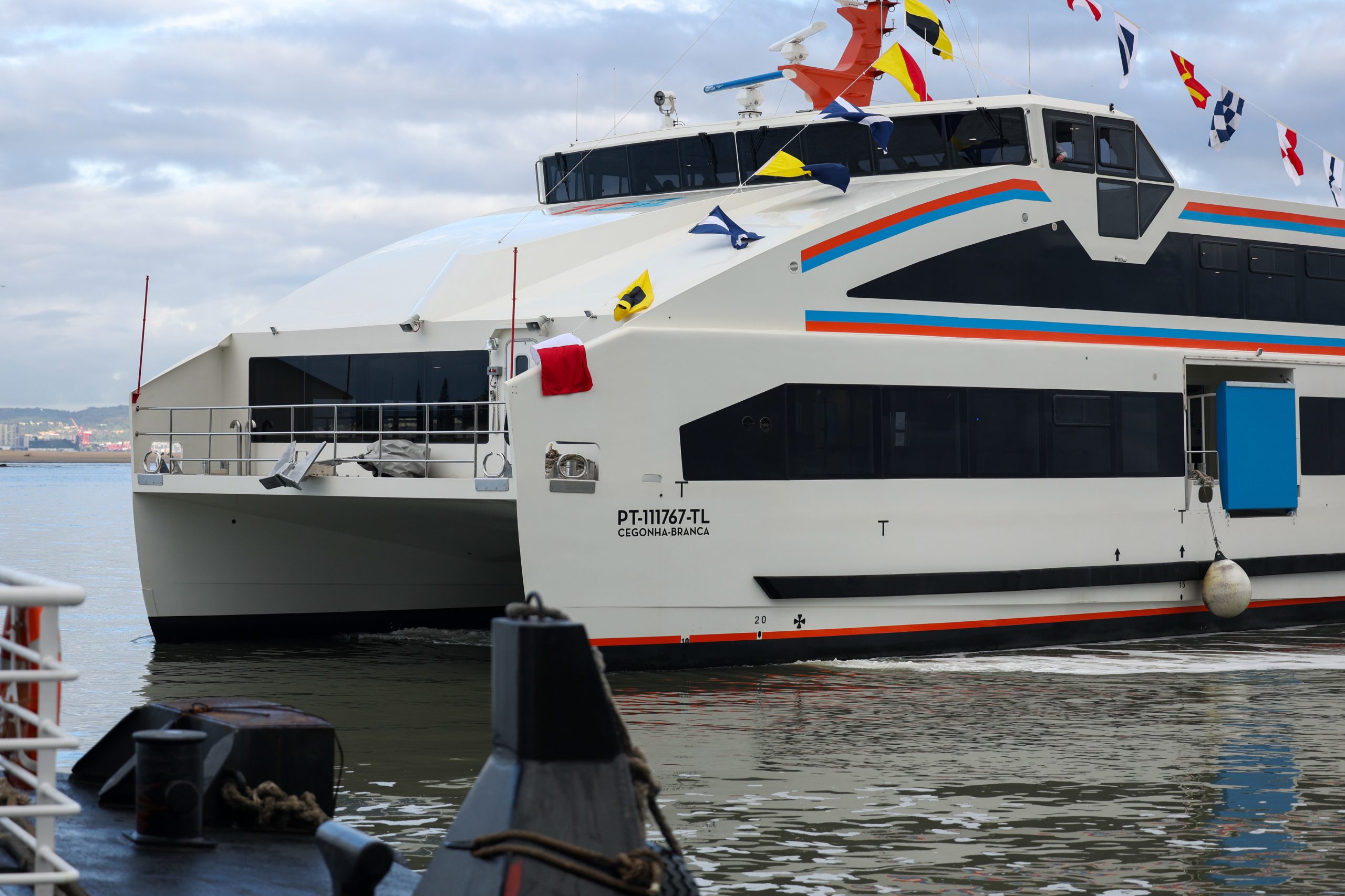 Navios elétricos começam a navegar entre Seixal e Lisboa a partir de julho