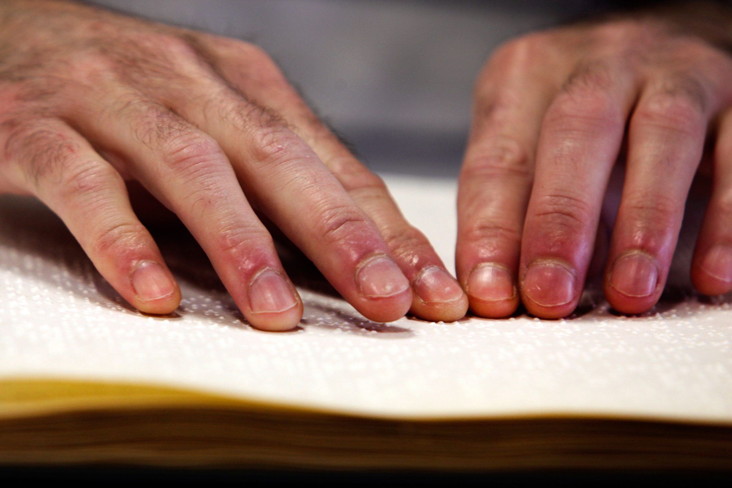 Pessoas cegas já vão poder votar nas próximas eleições através de voto em braille