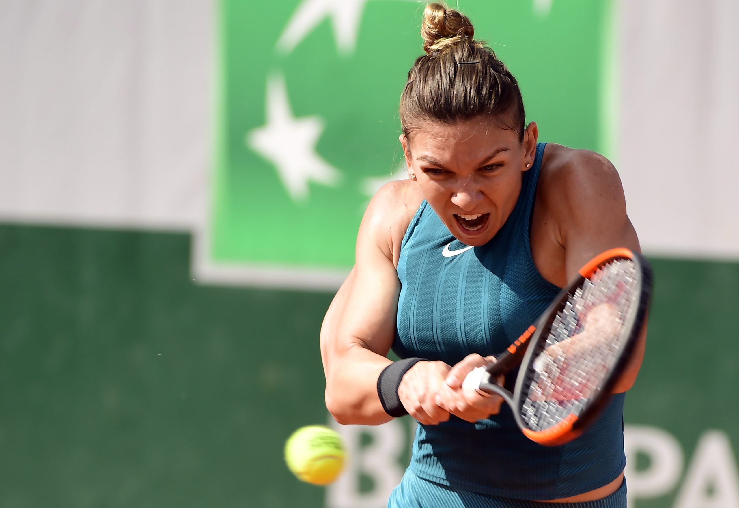 Simona Halep apura-se para os oitavos de final de Roland Garros