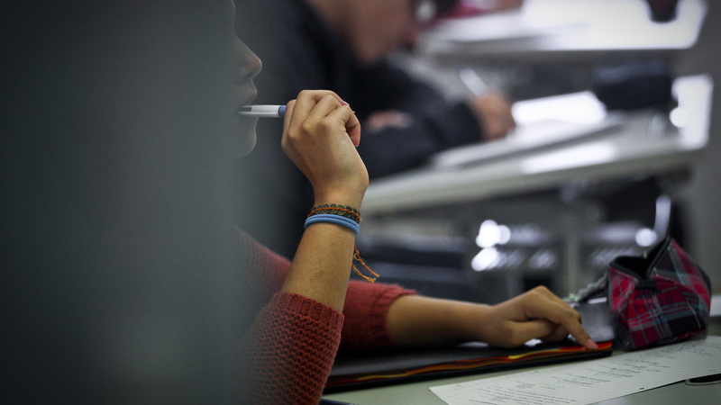 “Com o fim das reprovações o milagre das estatísticas do sucesso educativo português vai surpreender o mundo”, ironiza PSD