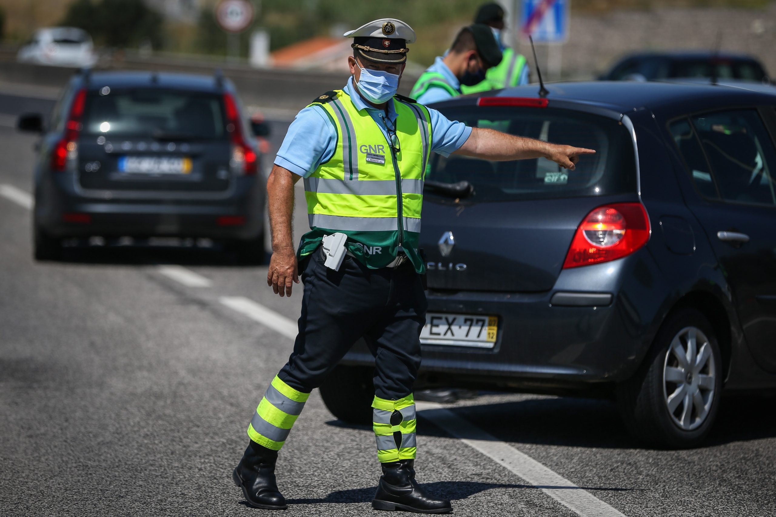 GNR regista até às 17:00 de domingo 677 acidentes e três mortos na operação Natal