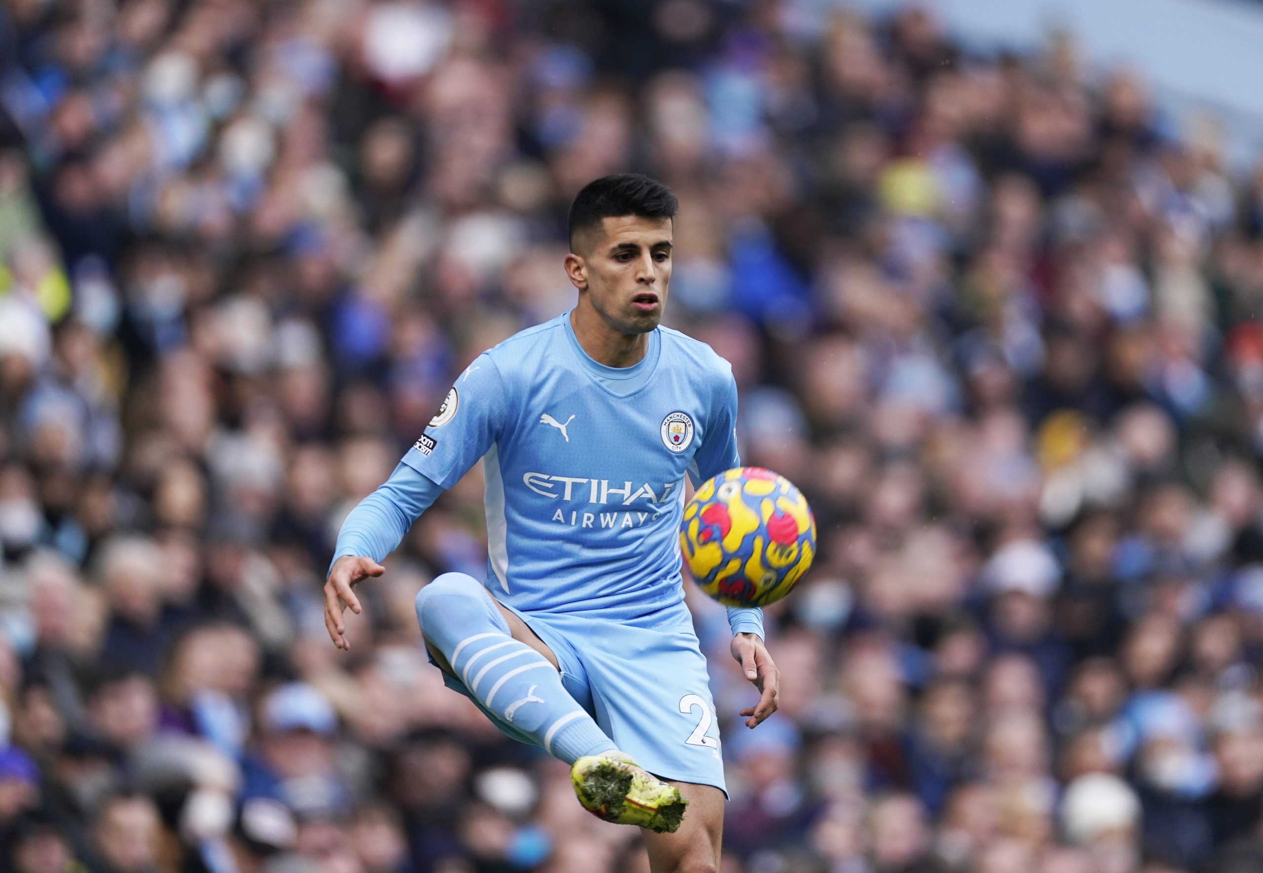 João Cancelo vai jogar no Bayern Munique por empréstimo do Manchester City