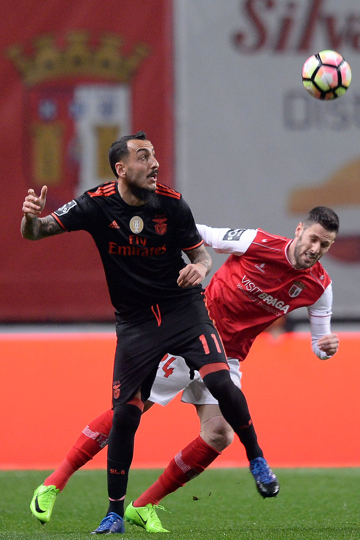 Benfica vence na Pedreira e recupera liderança do campeonato