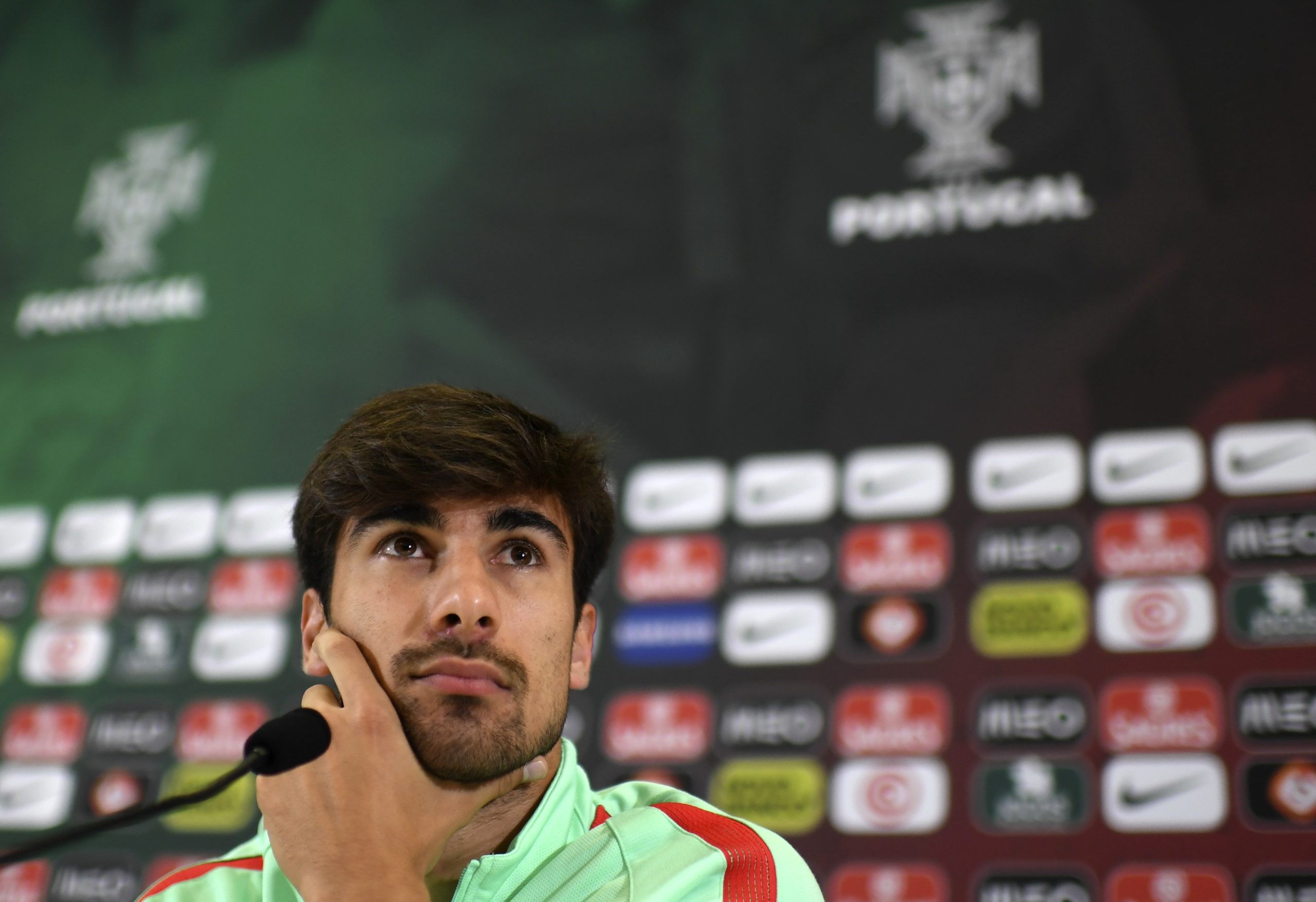 Euro2020: André Gomes substitui lesionado William Carvalho na seleção portuguesa