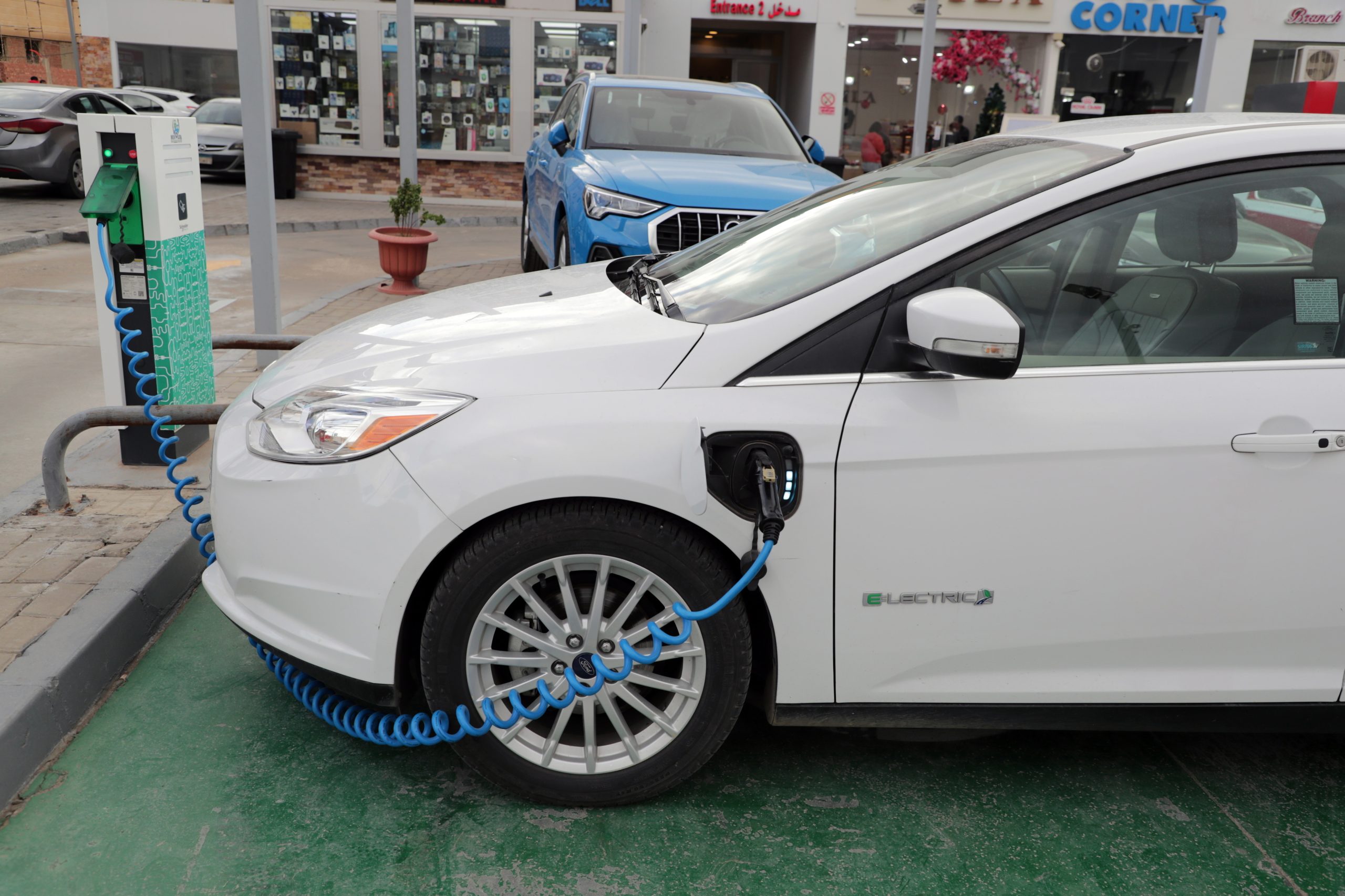 Universidade de Évora promove reciclagem de baterias usadas de carros elétricos