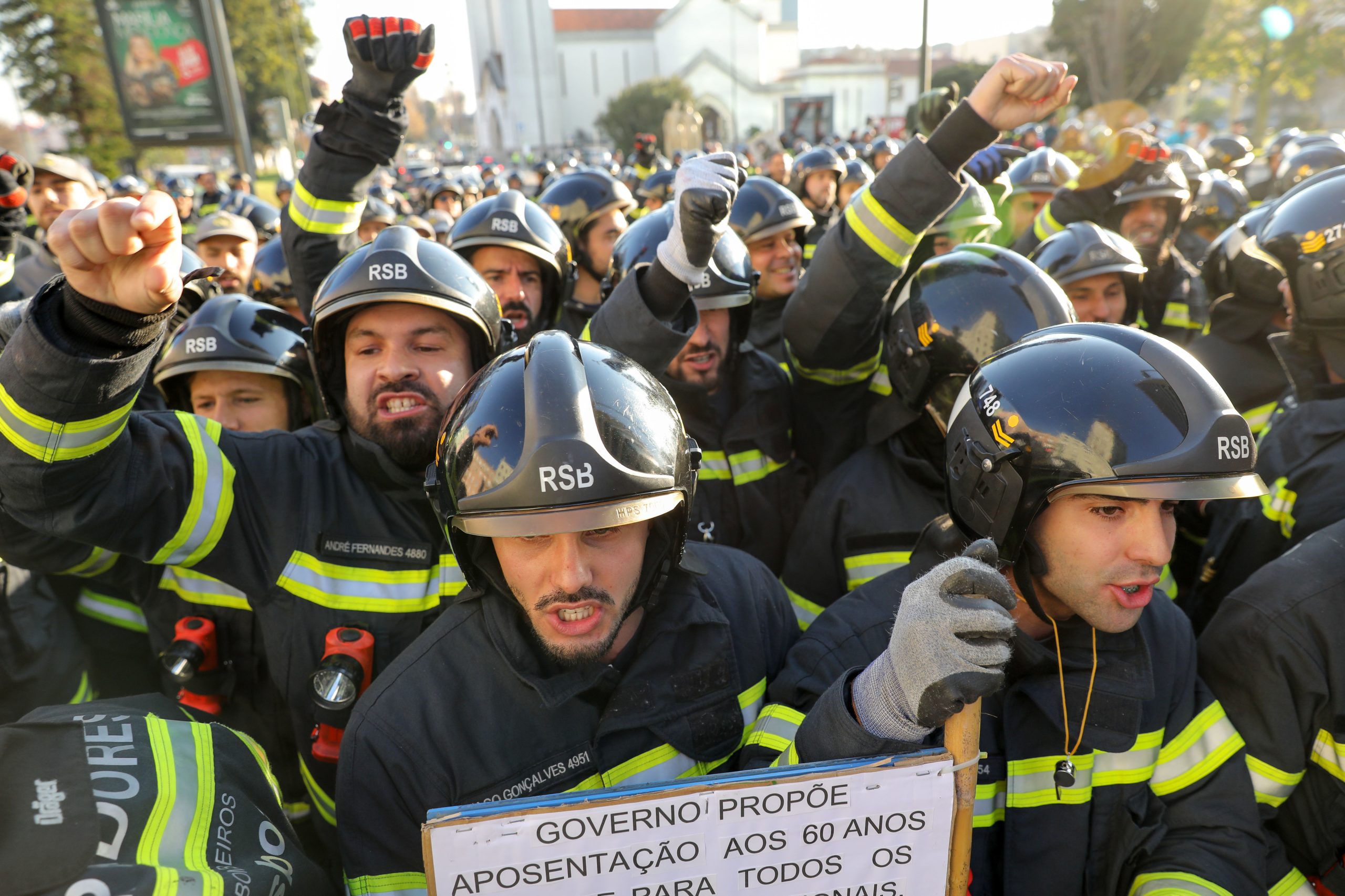 Sindicato mantém greve de bombeiros de Lisboa por falta de acordo com Governo