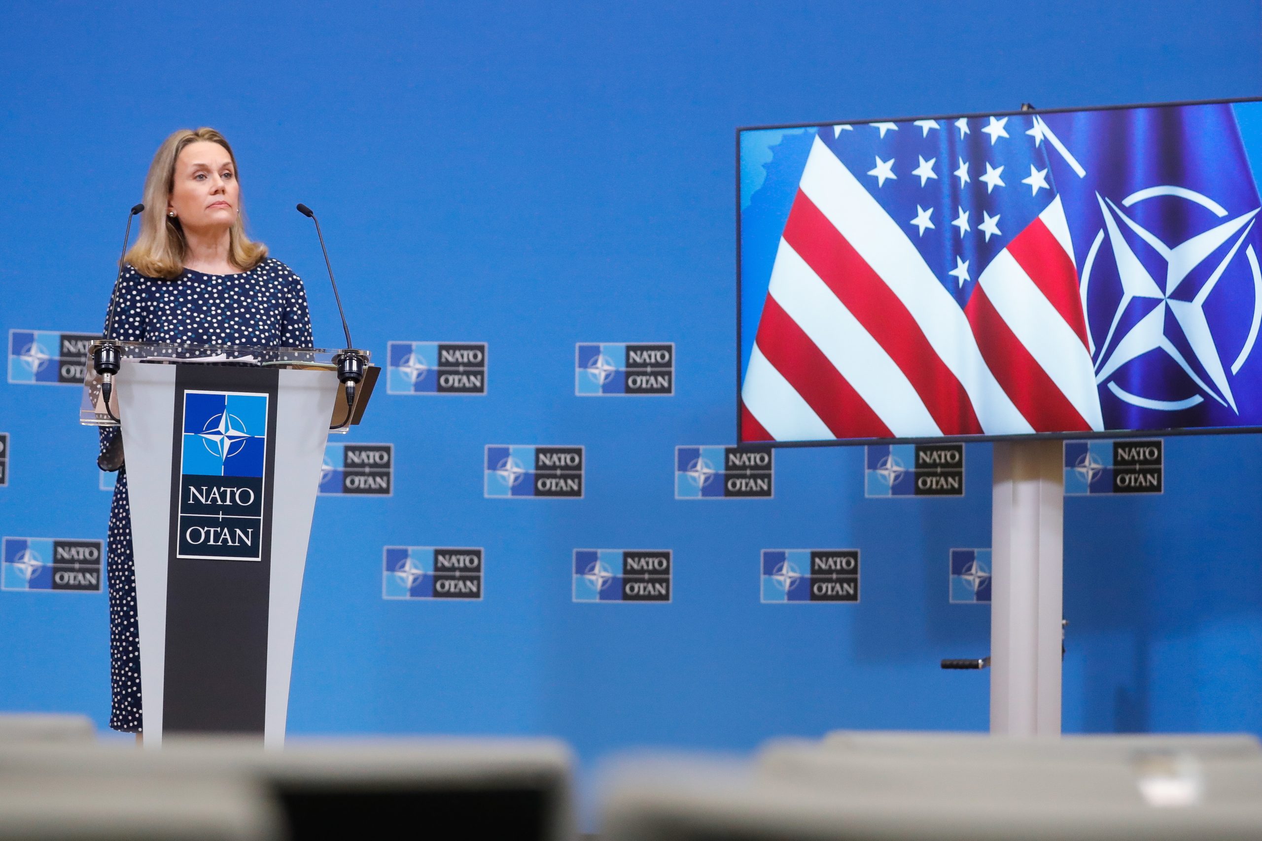 Embaixadora americana na NATO: Portugal tem de “continuar a aumentar o investimento na Defesa”