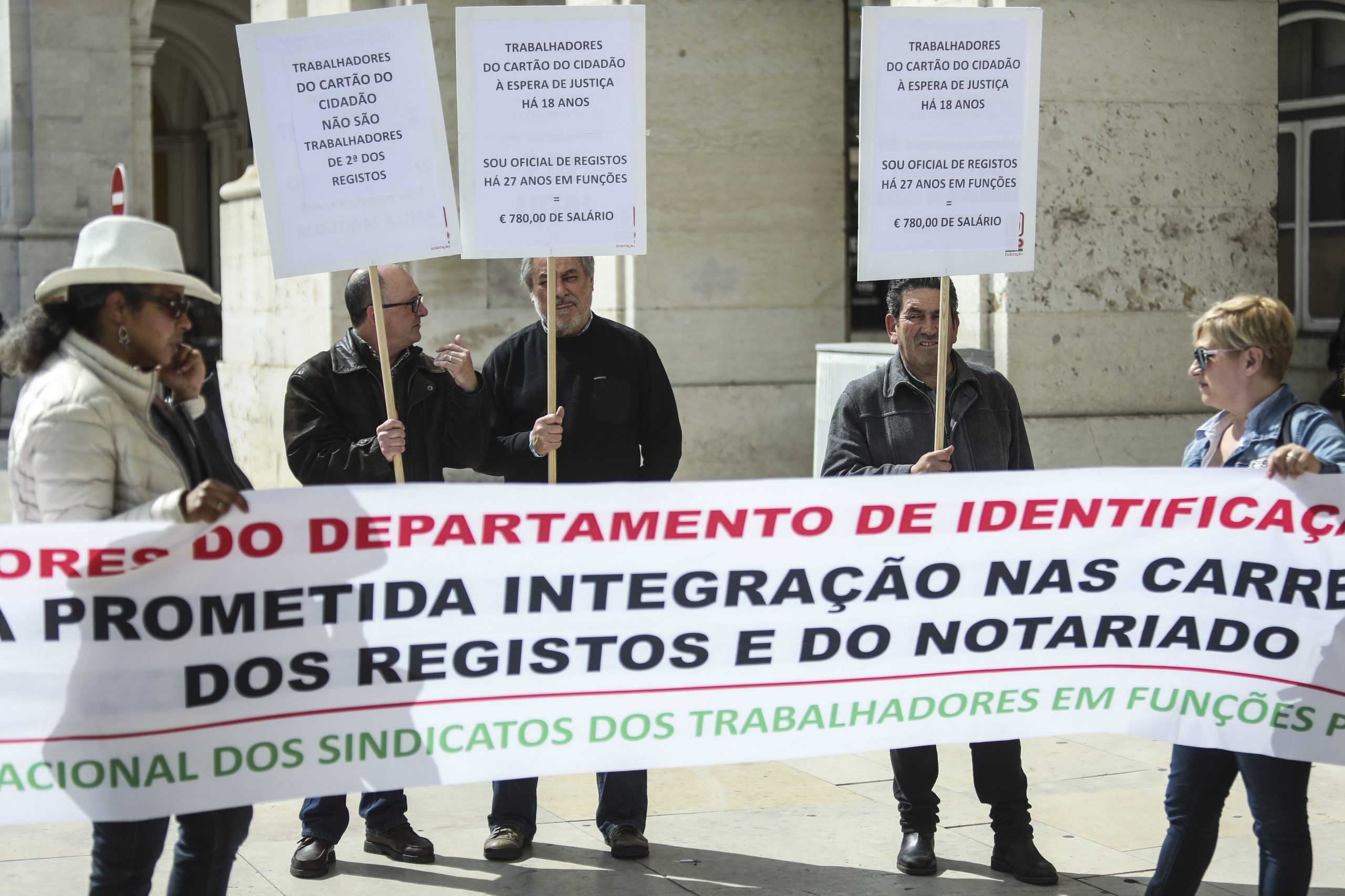 Trabalhadores do Instituto dos Registos e do Notariado em greve a 5 de janeiro
