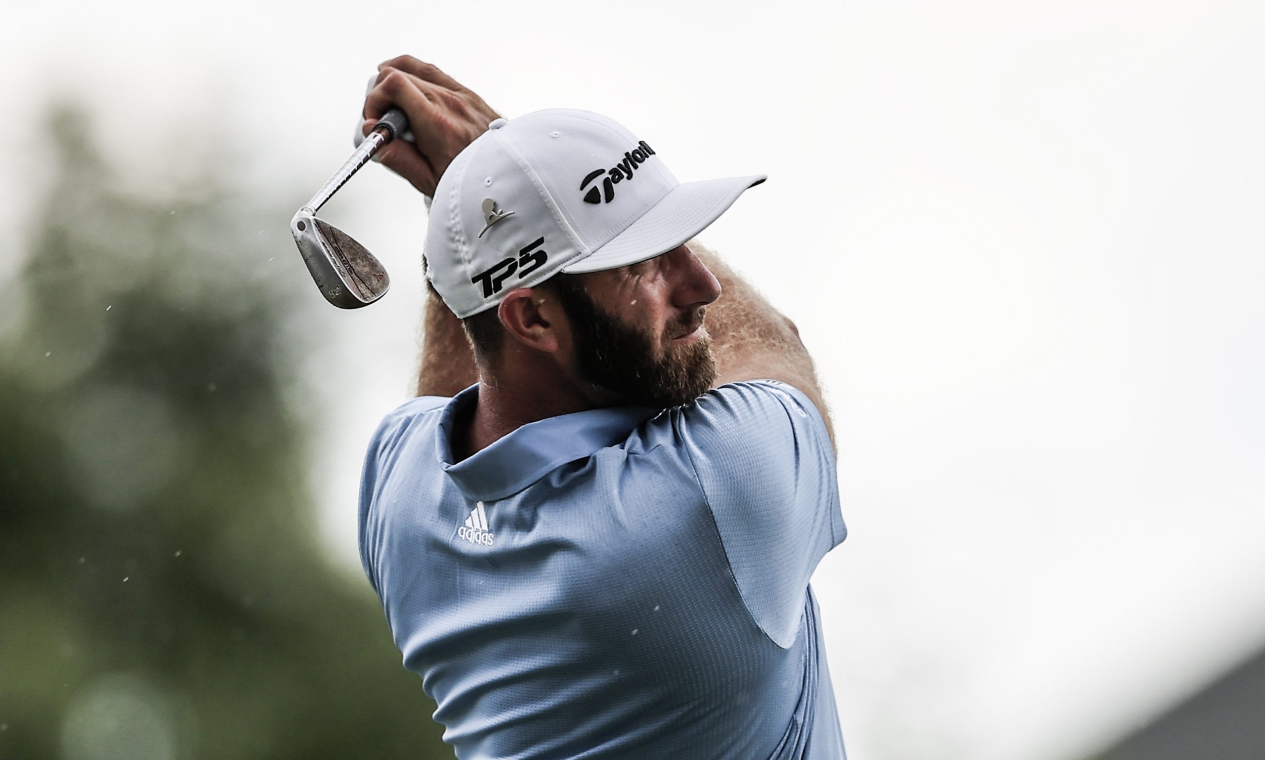 Golfista norte-americano Dustin Johnson lidera PGA Championship após três voltas