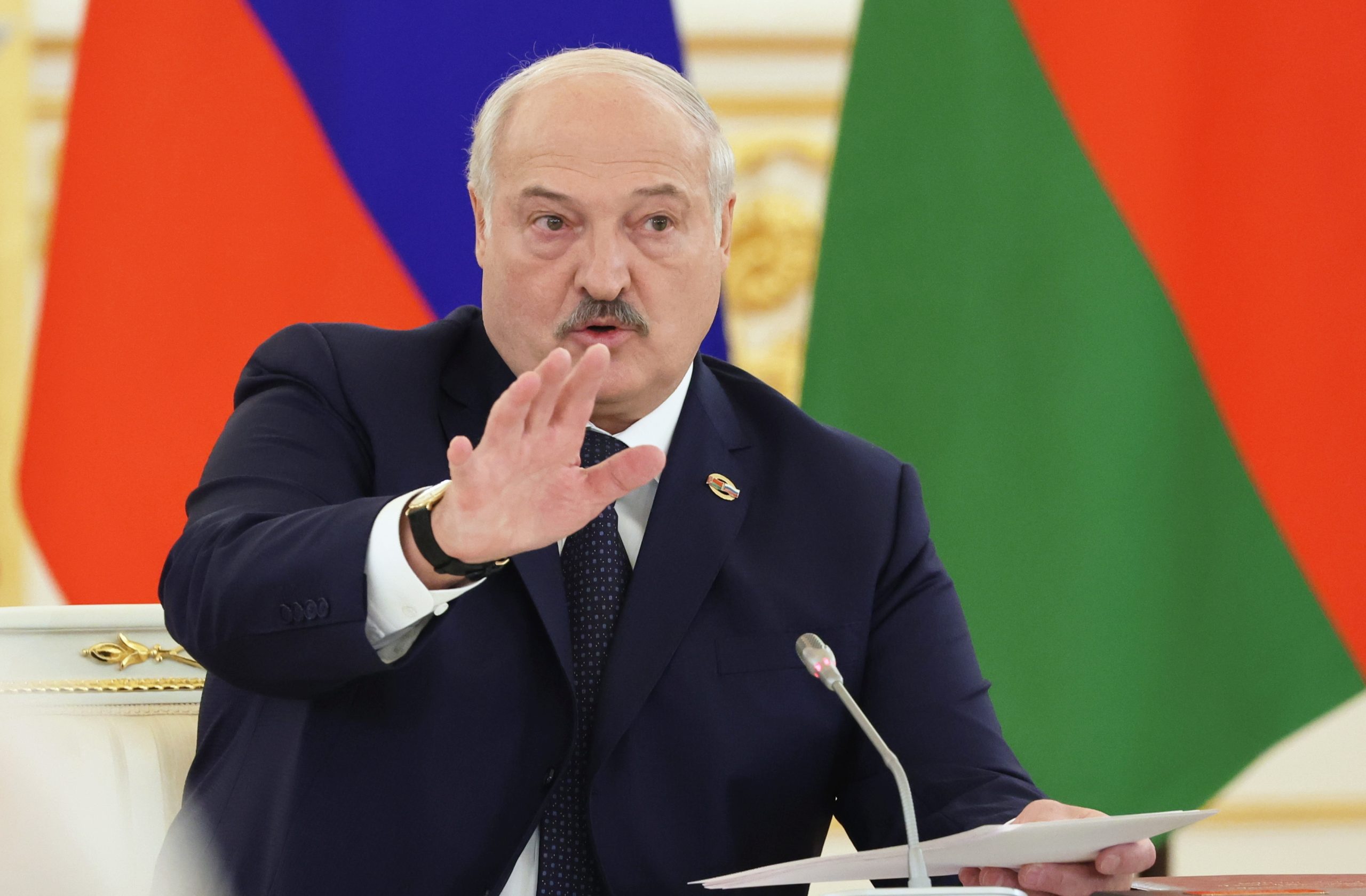 Rússia defenderá Bielorrússia “como se fosse o seu próprio território”, diz Lukashenko
