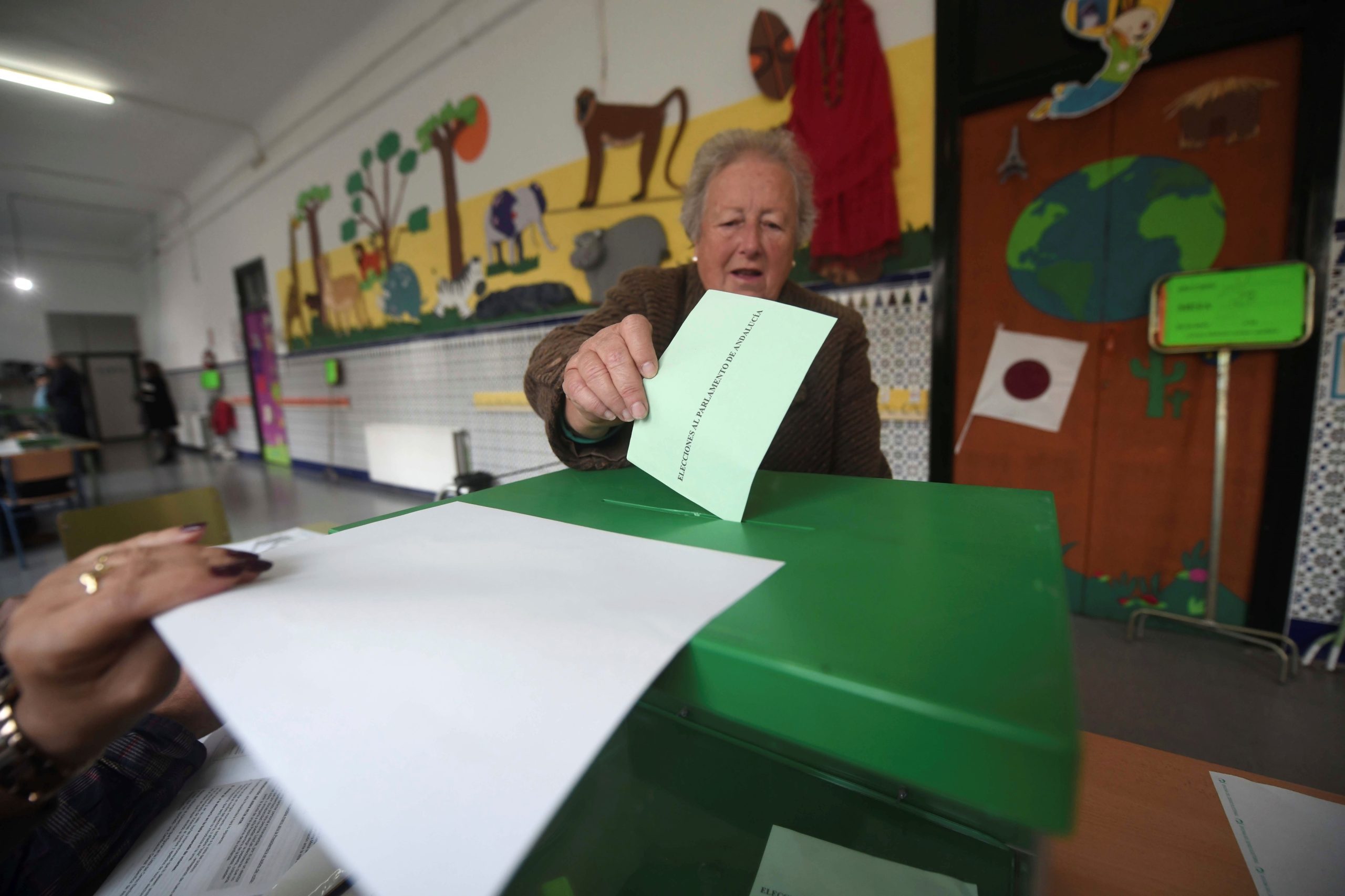 Eleições na Andaluzia são teste para Governo minoritário espanhol de Pedro Sánchez
