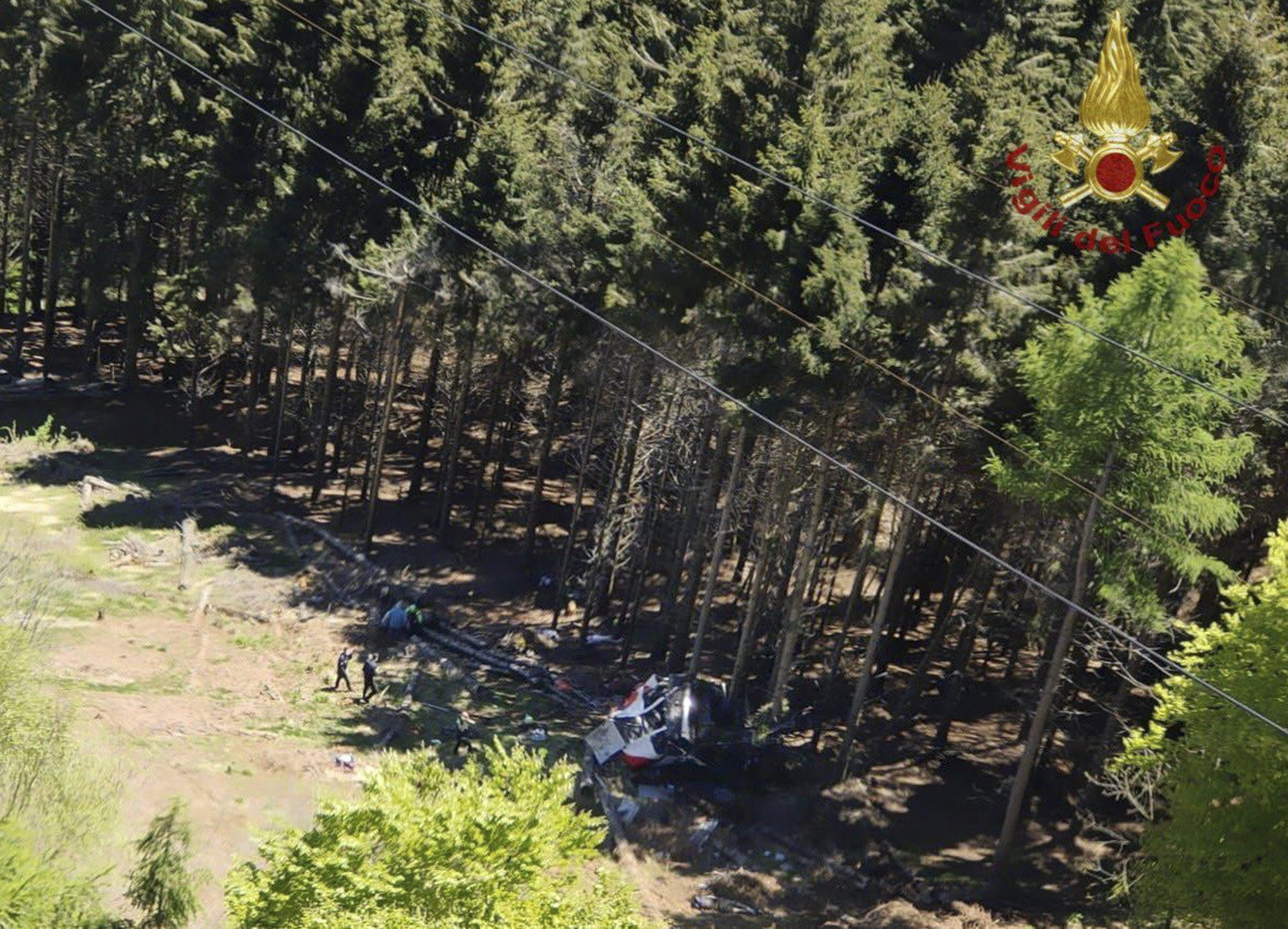 Catorze mortos e um ferido grave em queda de teleférico em Itália