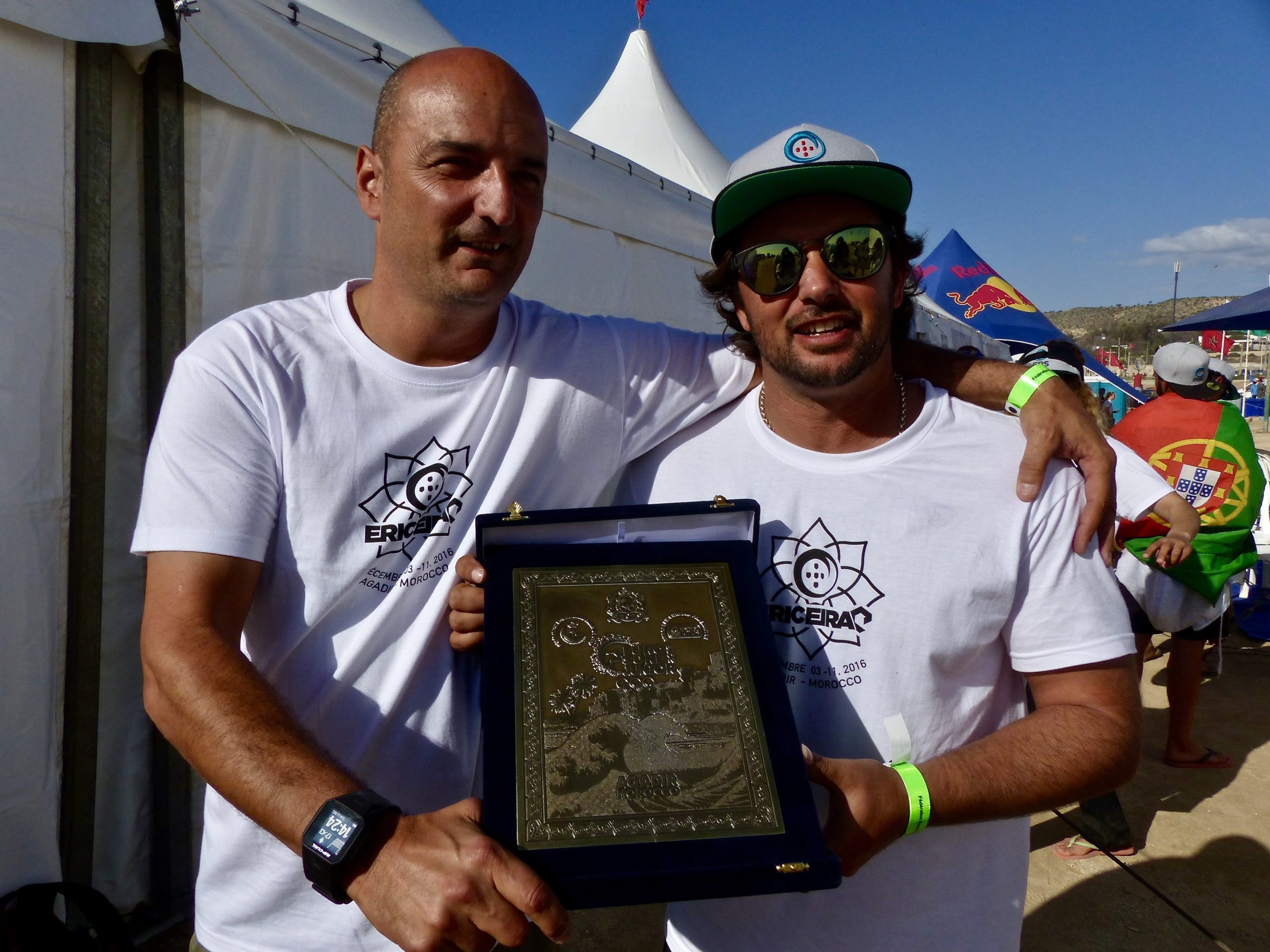 Portugal em França com o título mundial de surf no pensamento