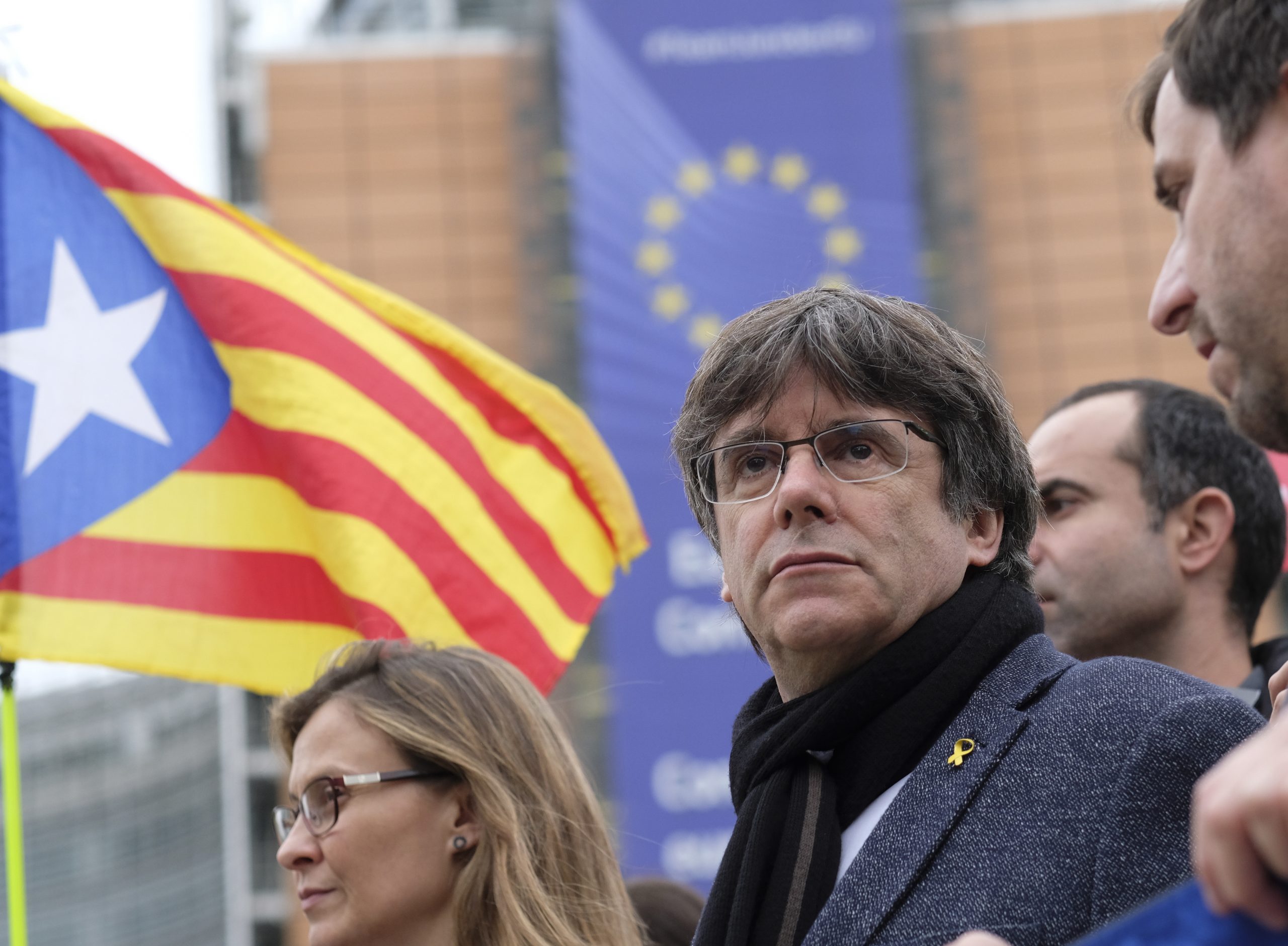 Puigdemont, o fugitivo ou exilado, pode ter com ele a chave-mestra que abre portas ao futuro governo de Espanha