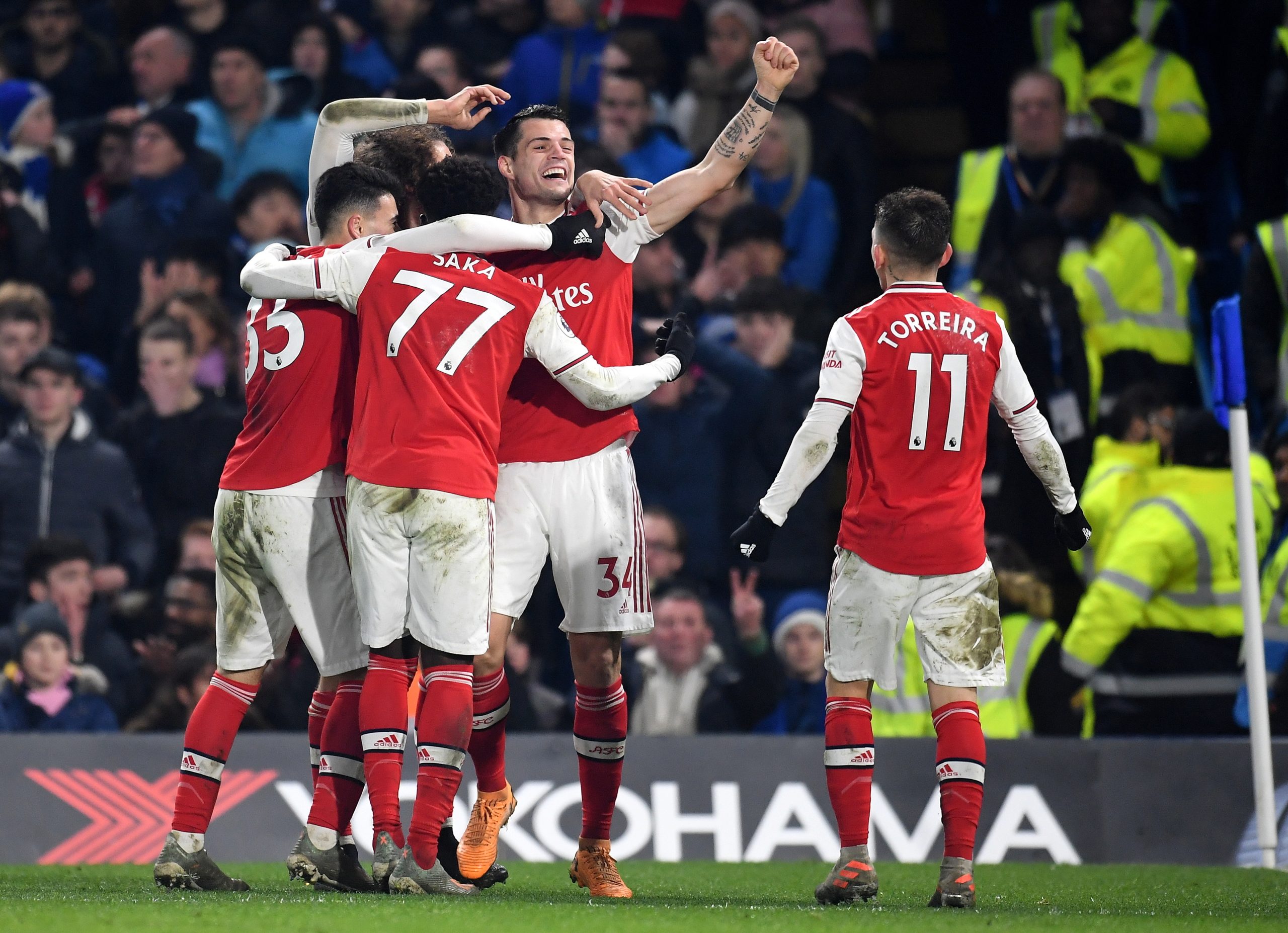 David Luiz foi expulso, o Arsenal esteve mais de uma hora com menos um, mas ainda assim segurou o empate em Stamford Bridge