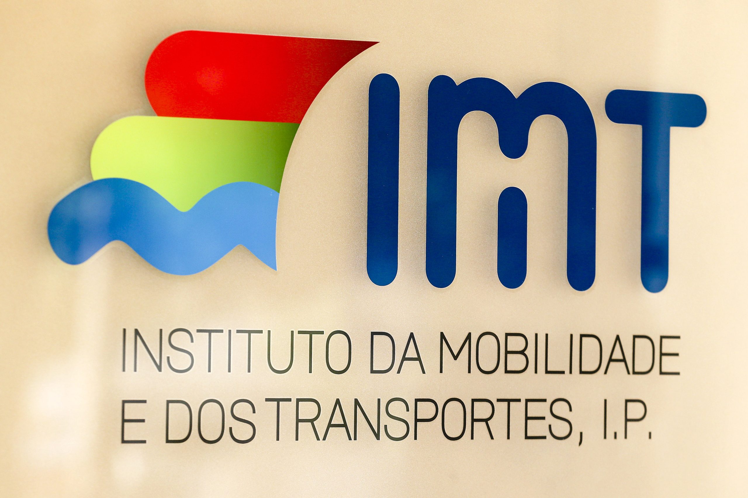 IMT recorre de decisão que declara ilegal fecho de centros de inspeção automóvel