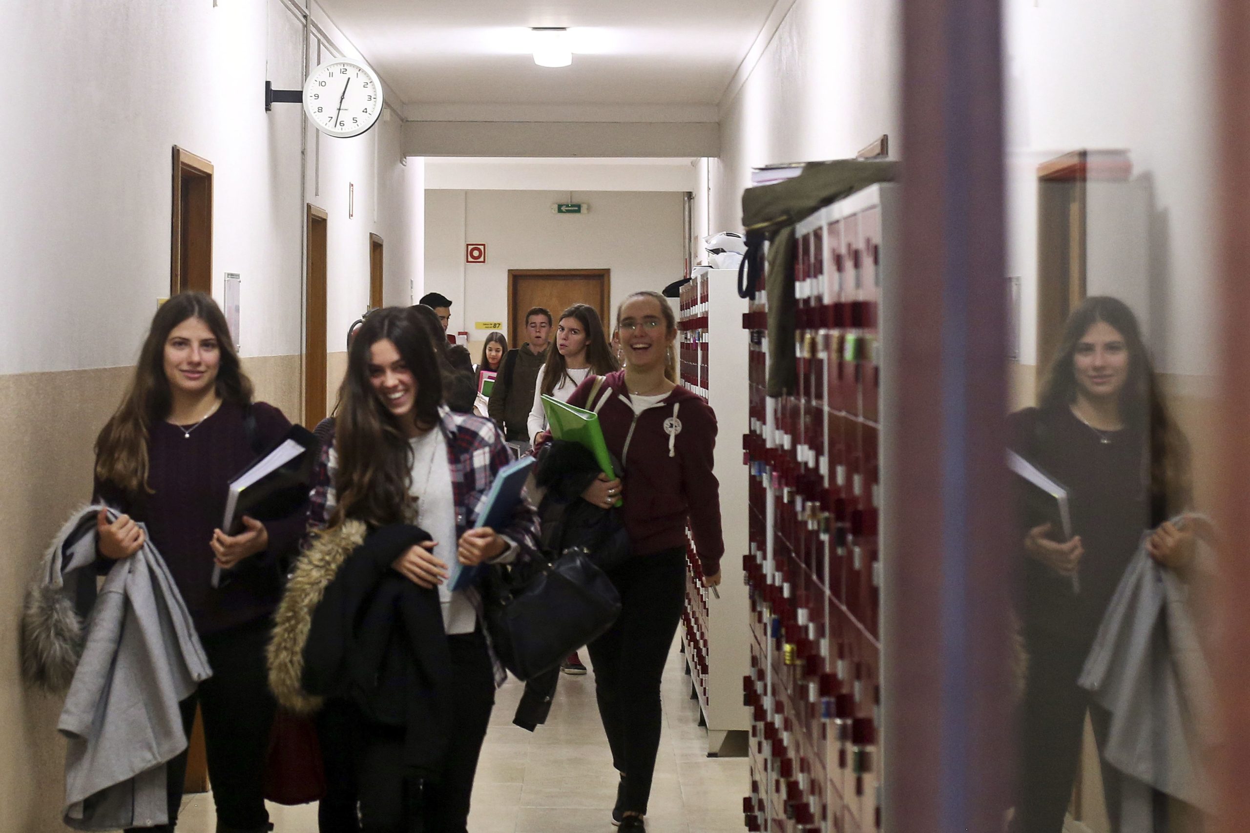Escolas vão integrar mais 200 psicólogos. Financiamento de mais de 7 milhões de euros aprovado