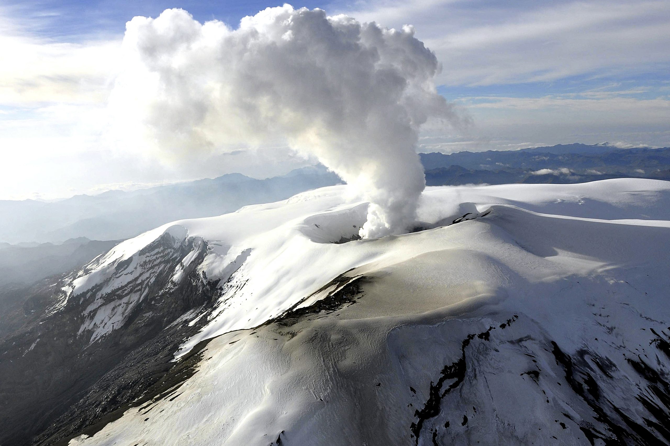 “Leão adormecido”. Vulcão Nevado del Ruiz em risco de erupção
