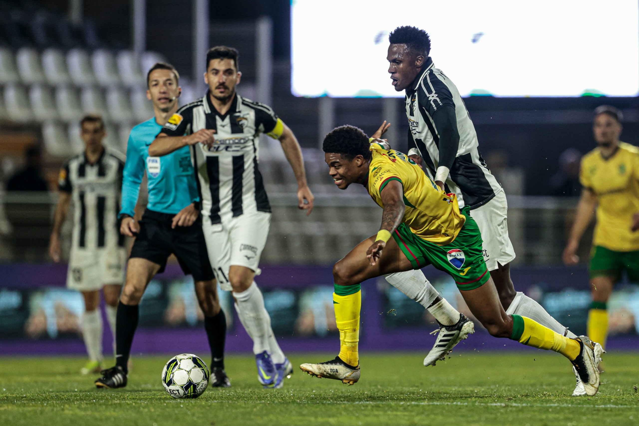 Portimonense volta às vitórias três meses depois com golo aos 98 minutos