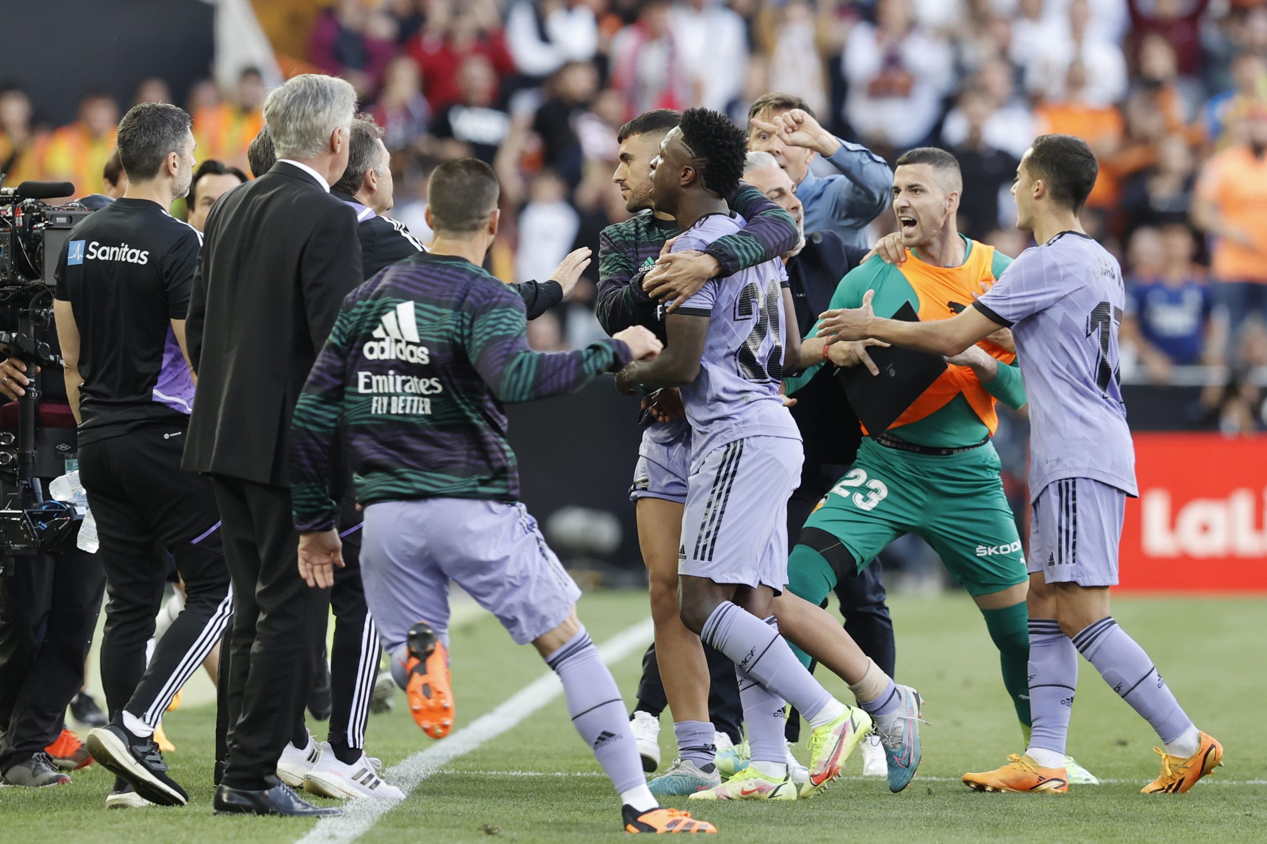 Lula da Silva condena insultos racistas contra avançado do Real Madrid Vinicius Junior