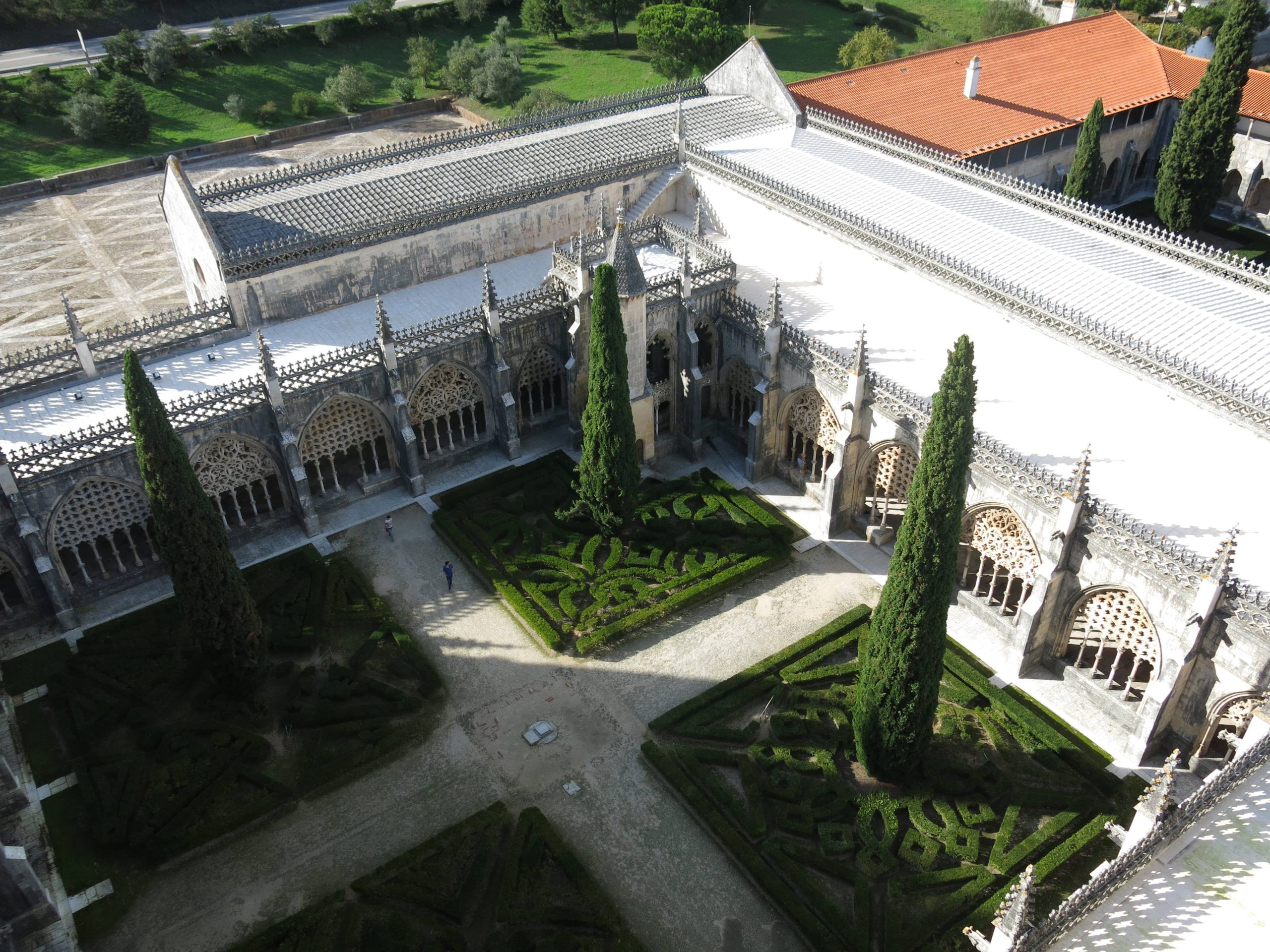 Lançado concurso para obras no claustro real do Mosteiro da Batalha