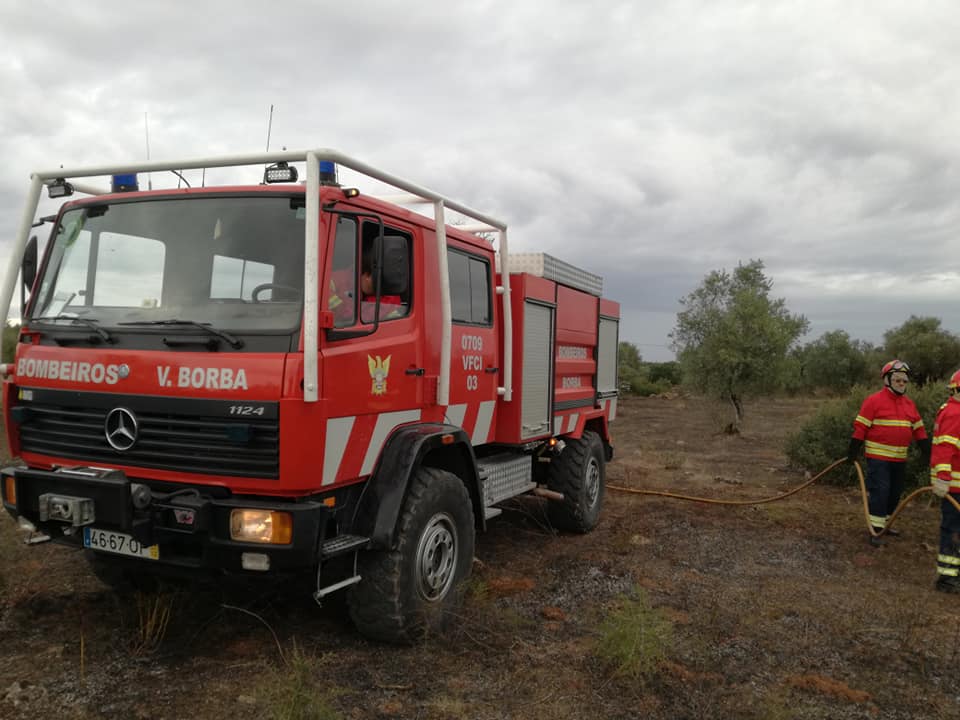 Dois bombeiros da corporação de Borba feridos em invasão do quartel por 20 pessoas