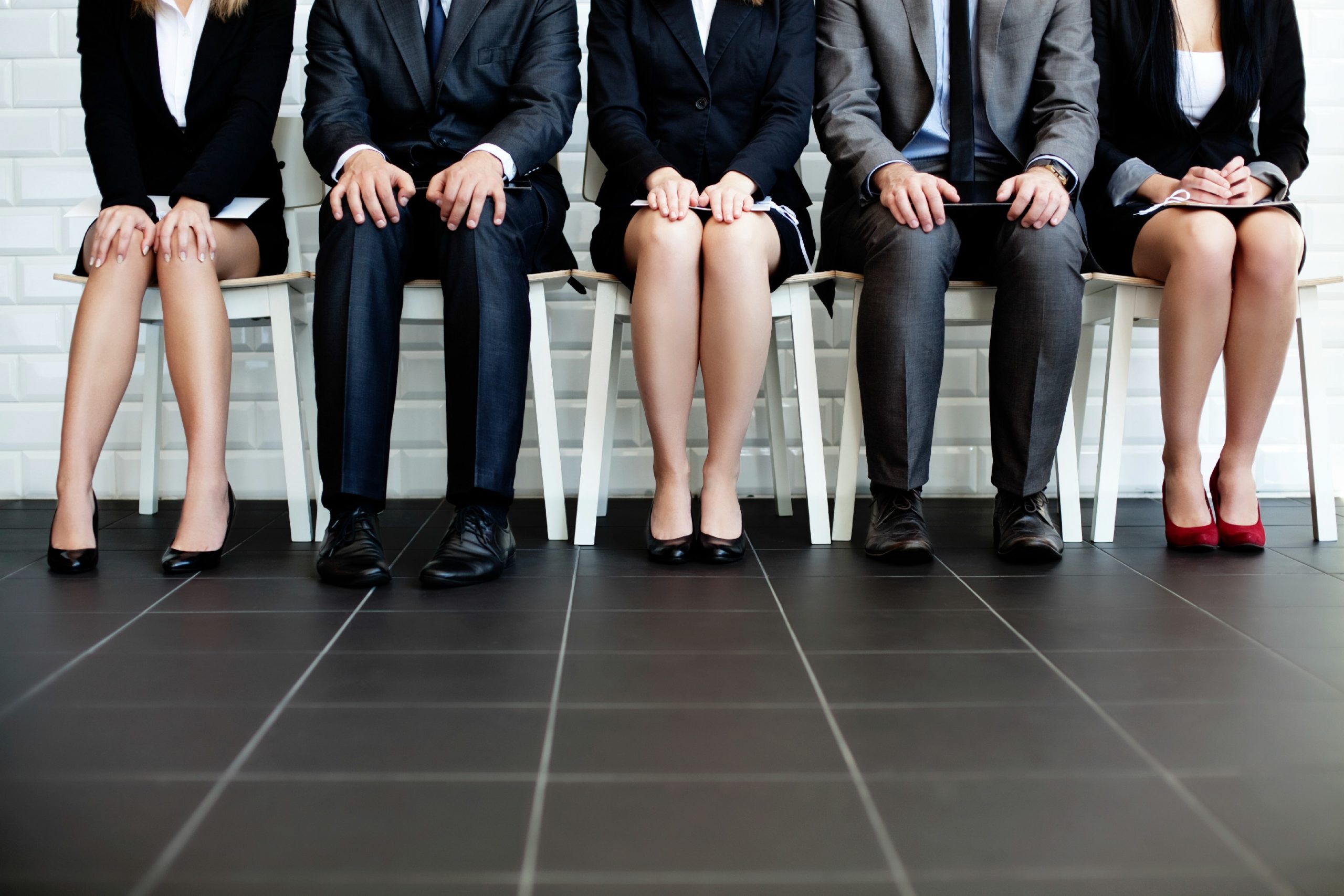 Lei que obriga administrações de empresas públicas com 1/3 de mulheres publicada em DR