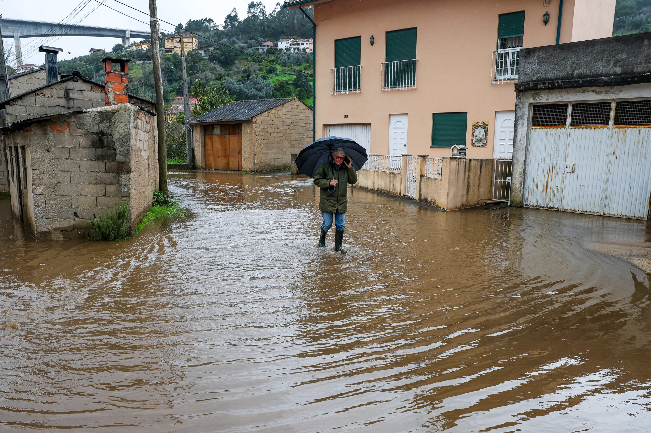 Chuva intensa afeta seis habitações em Ervedal no concelho de Avis
