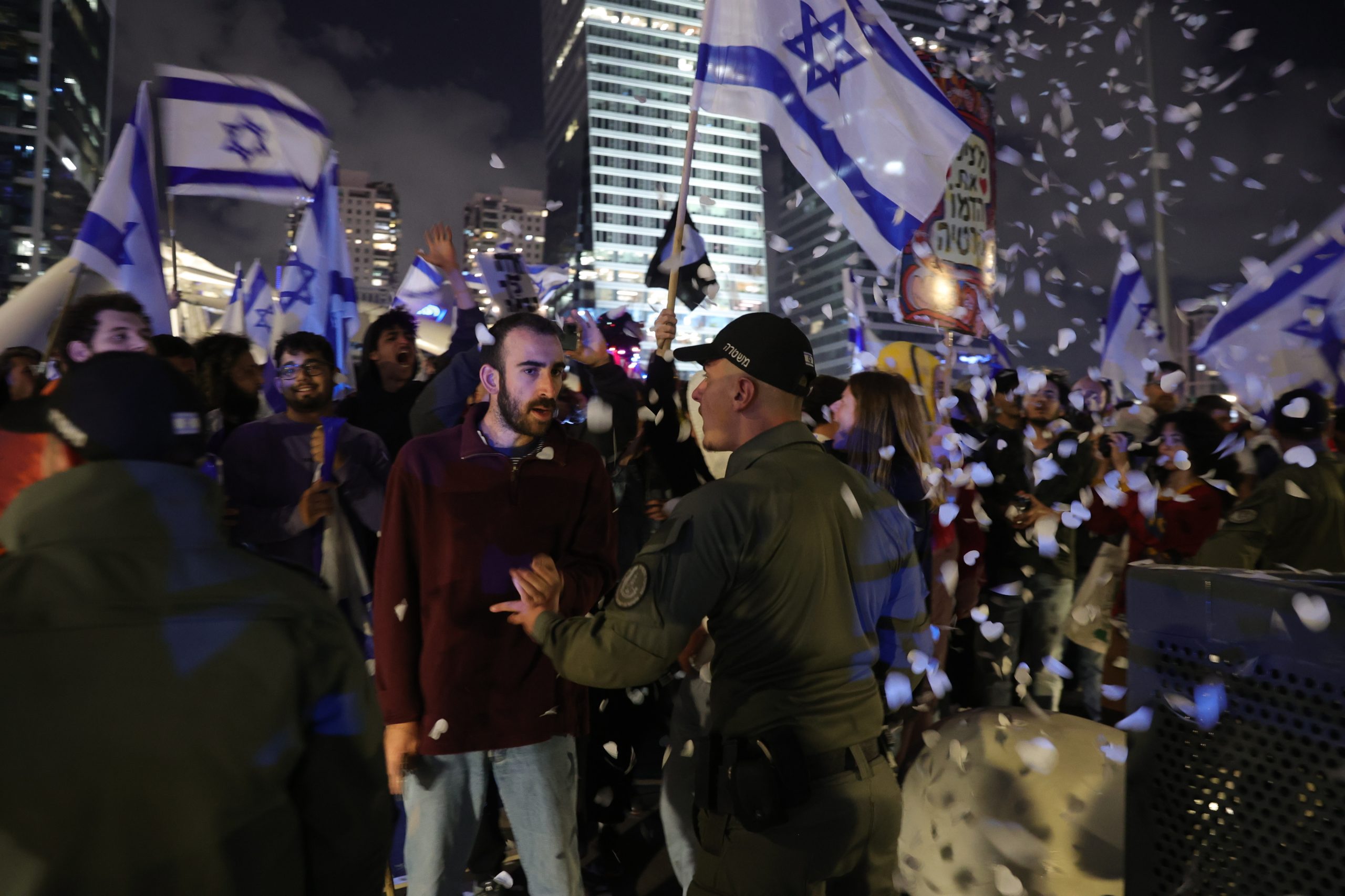 Protestos em Telavive. Israelitas saem novamente à rua para contestar reforma da Justiça