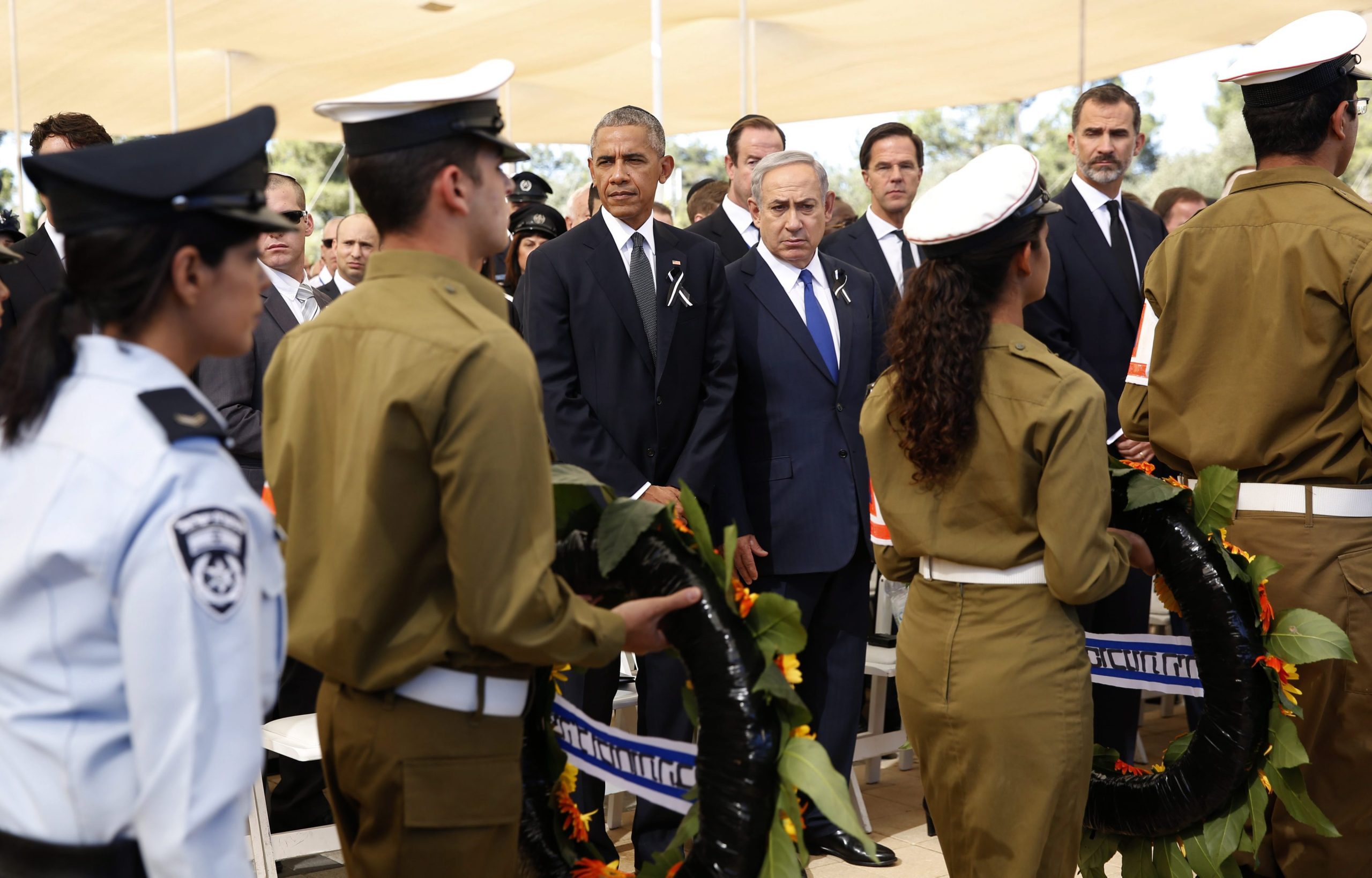 “Adeus” a Shimon Peres com muitos ilustres e fortes medidas de segurança
