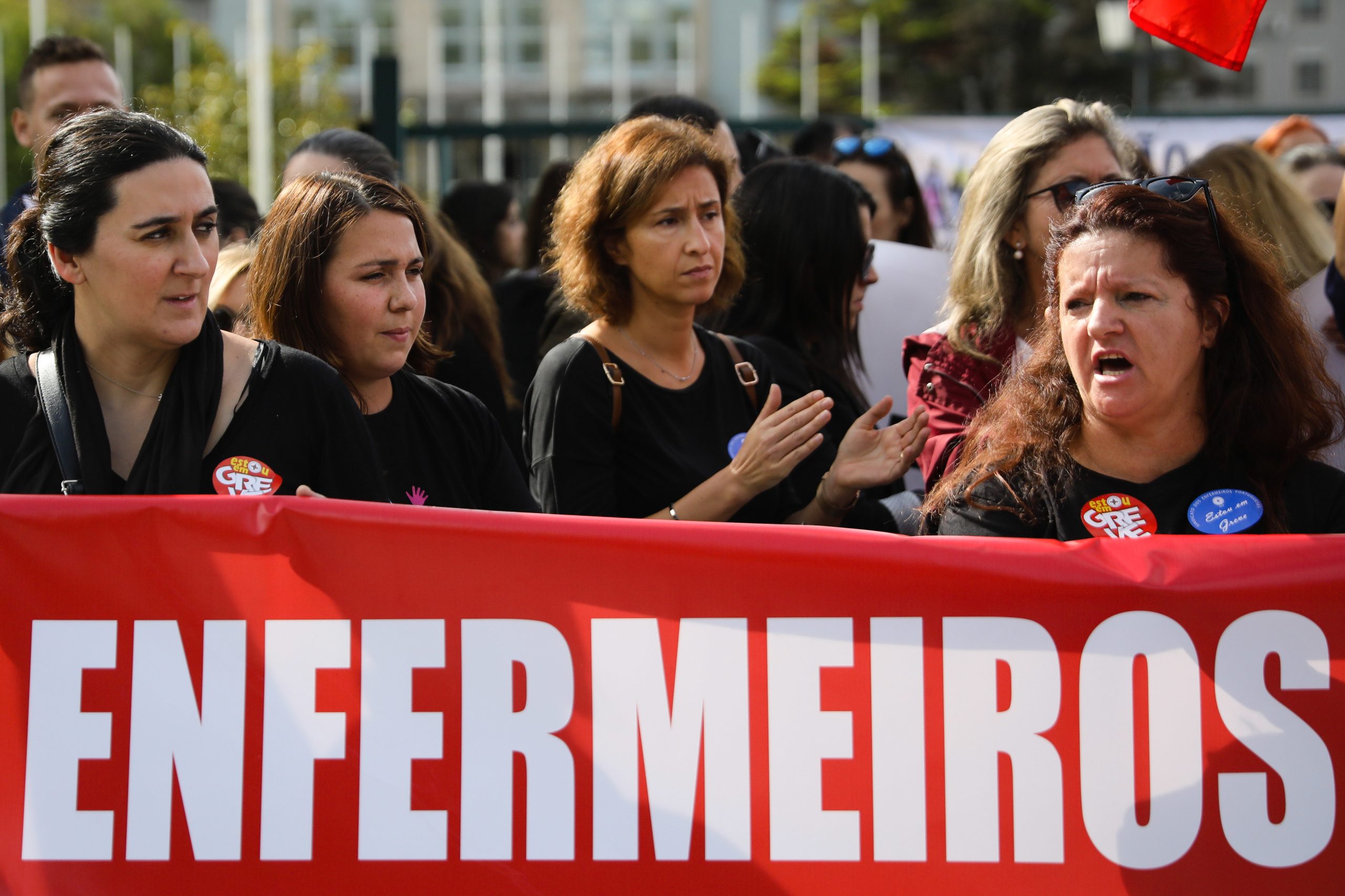 Greve/Enfermeiros: Sindicato pede que enfermeiros recusem “falsas horas extra”