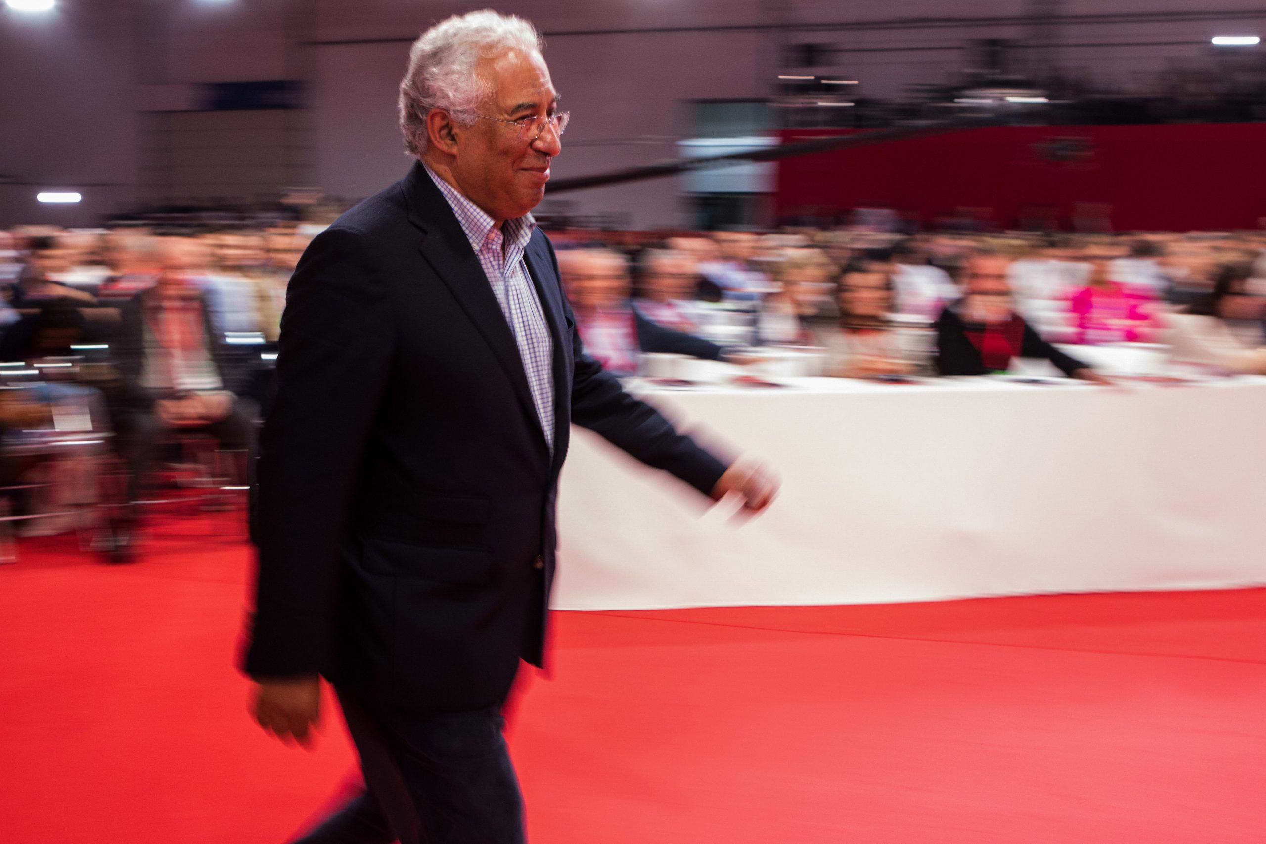 António Costa anuncia mais limites para contratos a termo e quer acordo para horários laborais