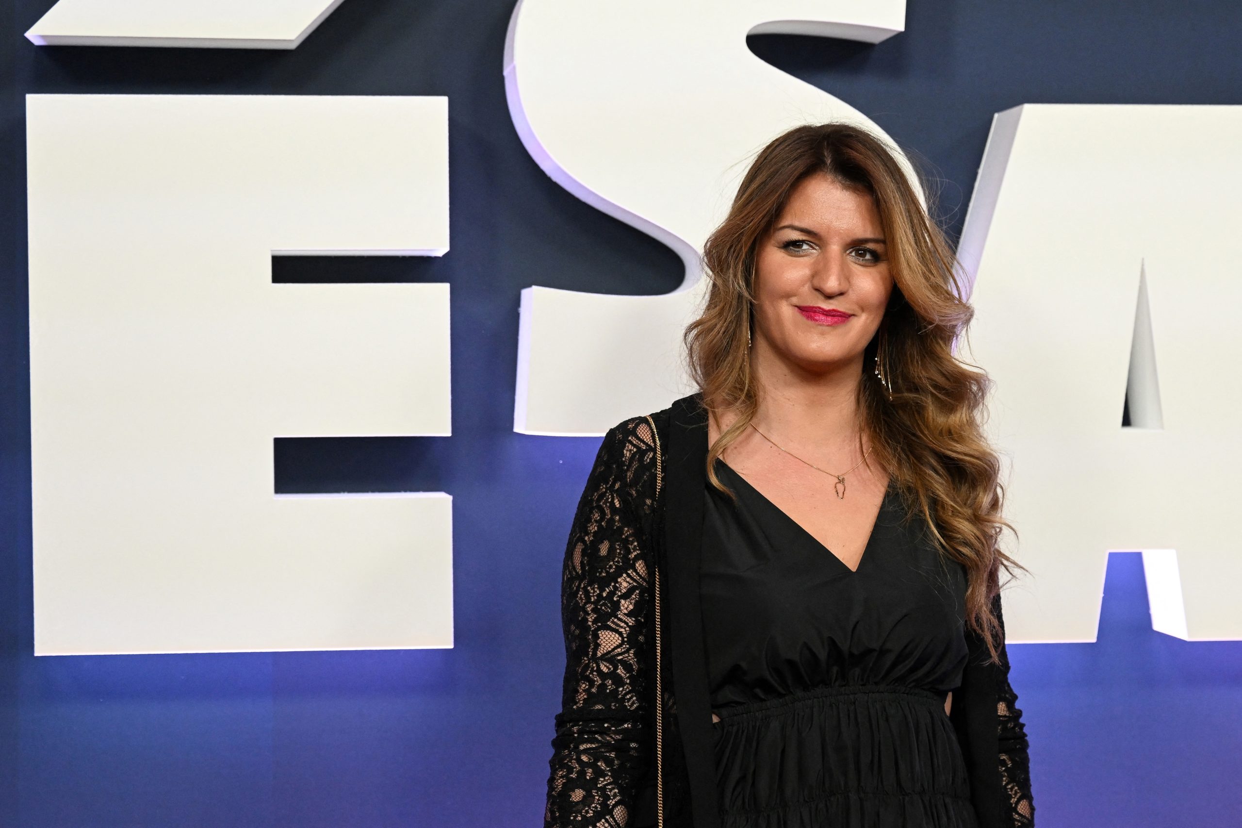 Secretária de Estado francesa criticada depois de aparecer na capa da Playboy