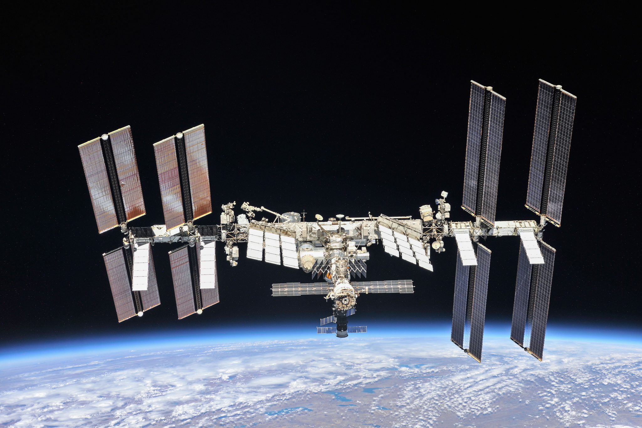 Destroços adiam conserto de antena na Estação Espacial Internacional