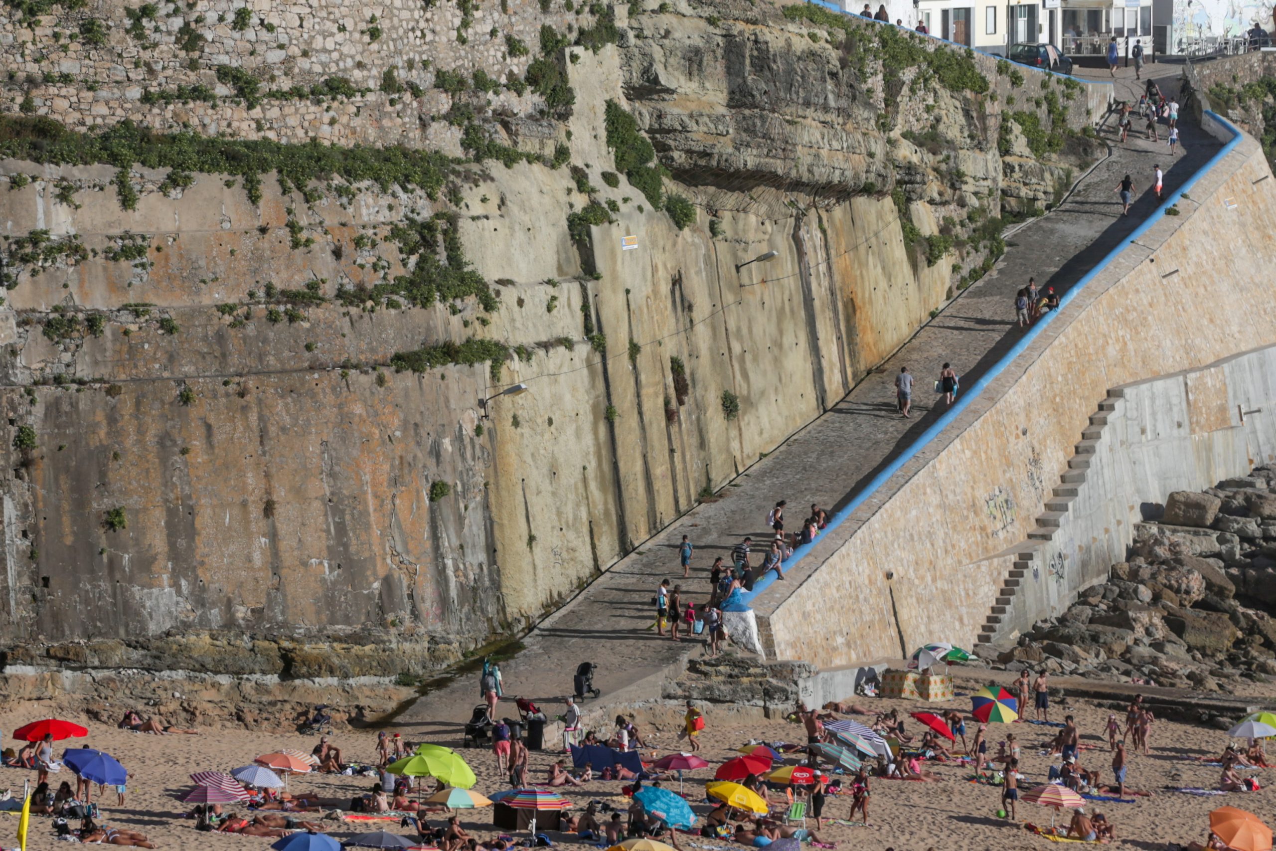 Ericeira: Já se pode ir a banhos na Praia dos Pescadores após interdição