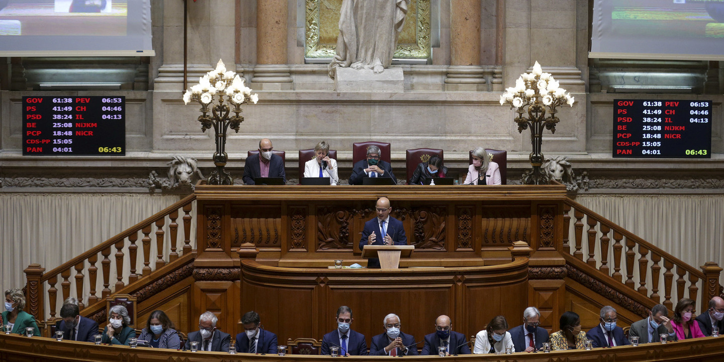 Assembleia da República aprova na generalidade pagamento de apoio extraordinário a famílias vulneráveis sem conta bancária