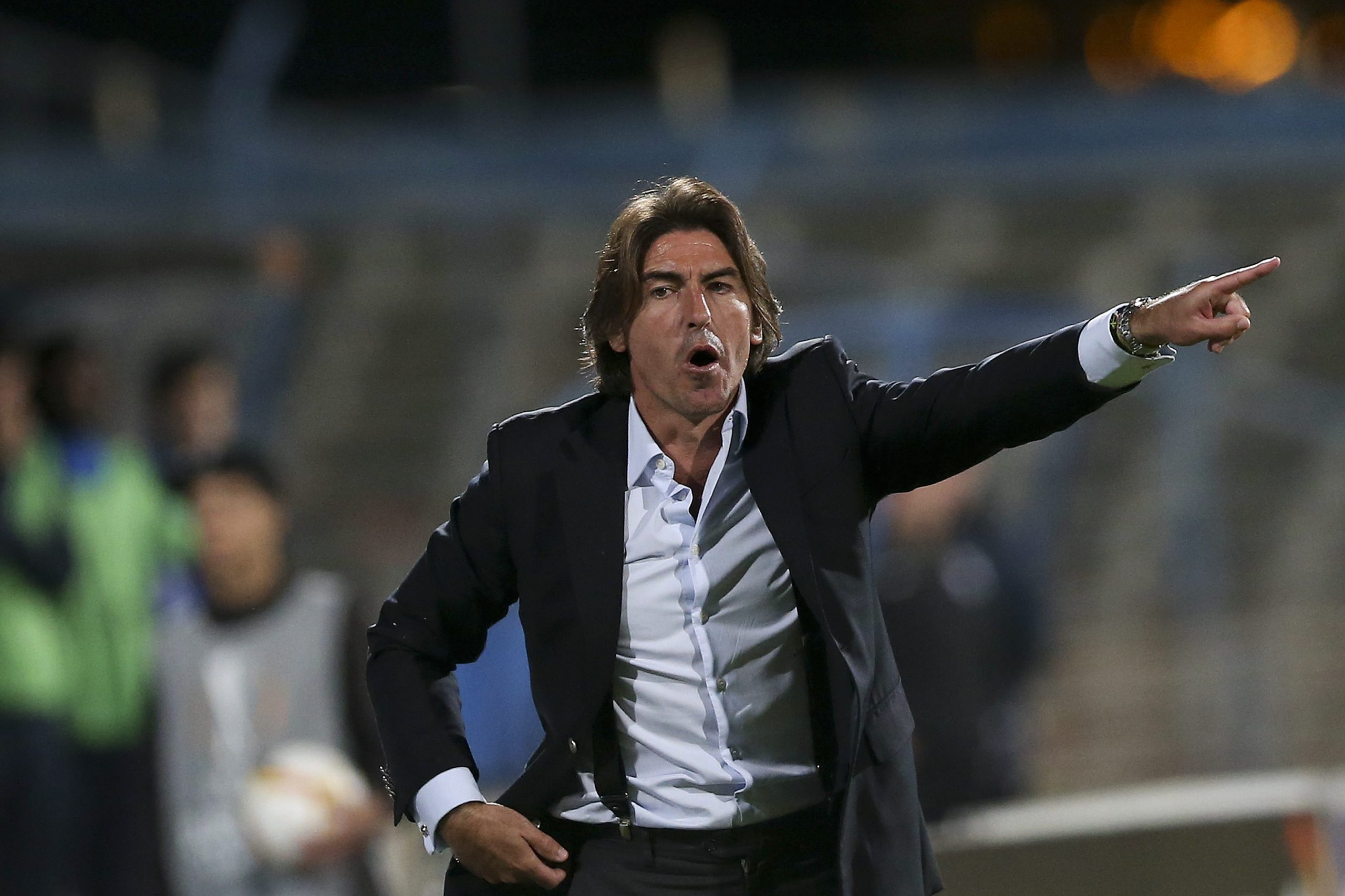 Legia de Sá Pinto vence e fica a um ponto da liderança na Polónia