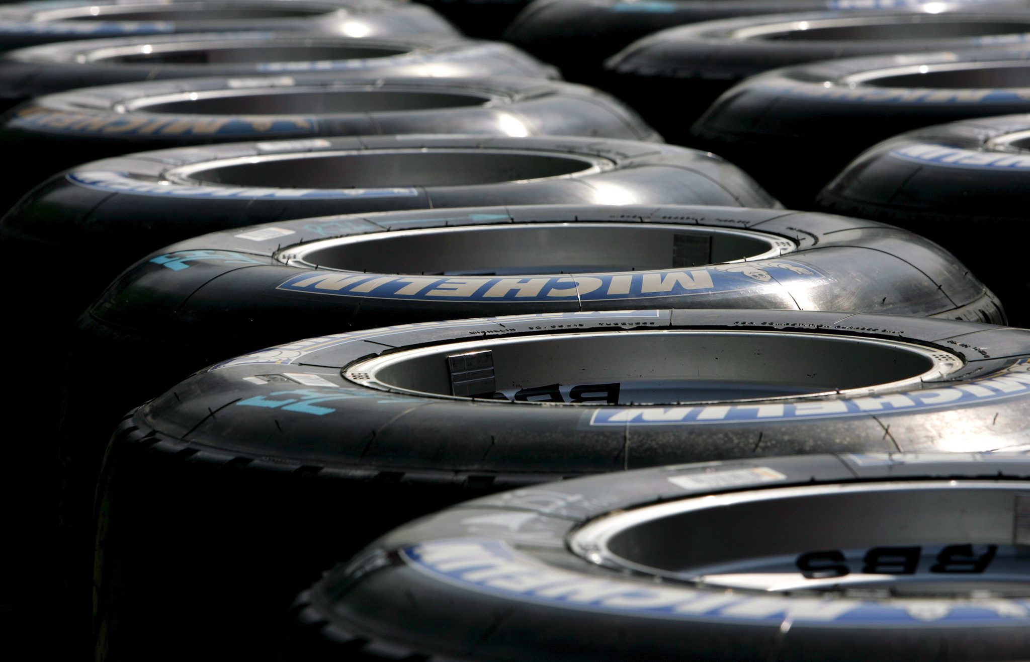 Michelin vai cortar até 2.300 postos de trabalho em França