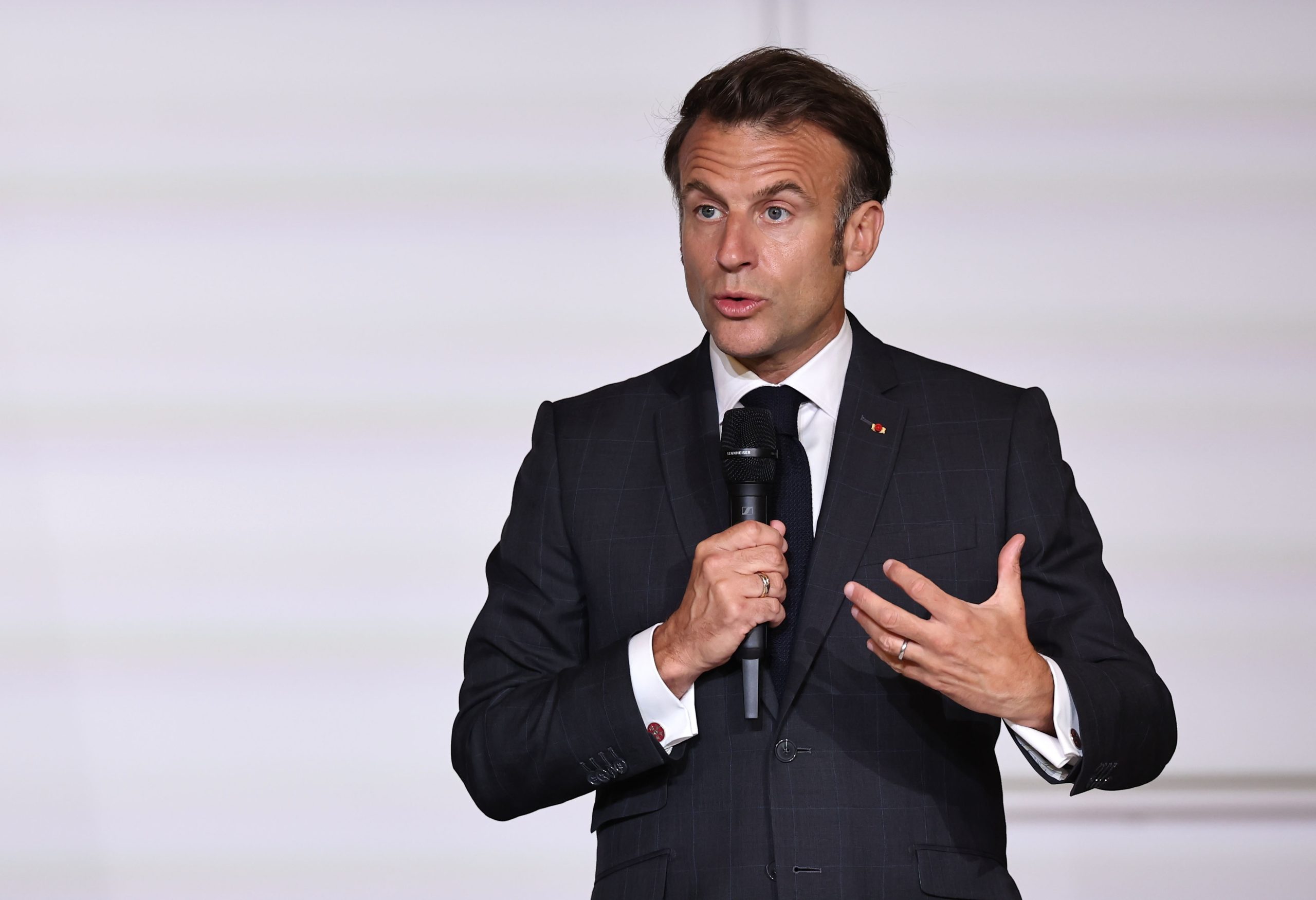 China repreende Macron por comparação entre Ucrânia e Taiwan