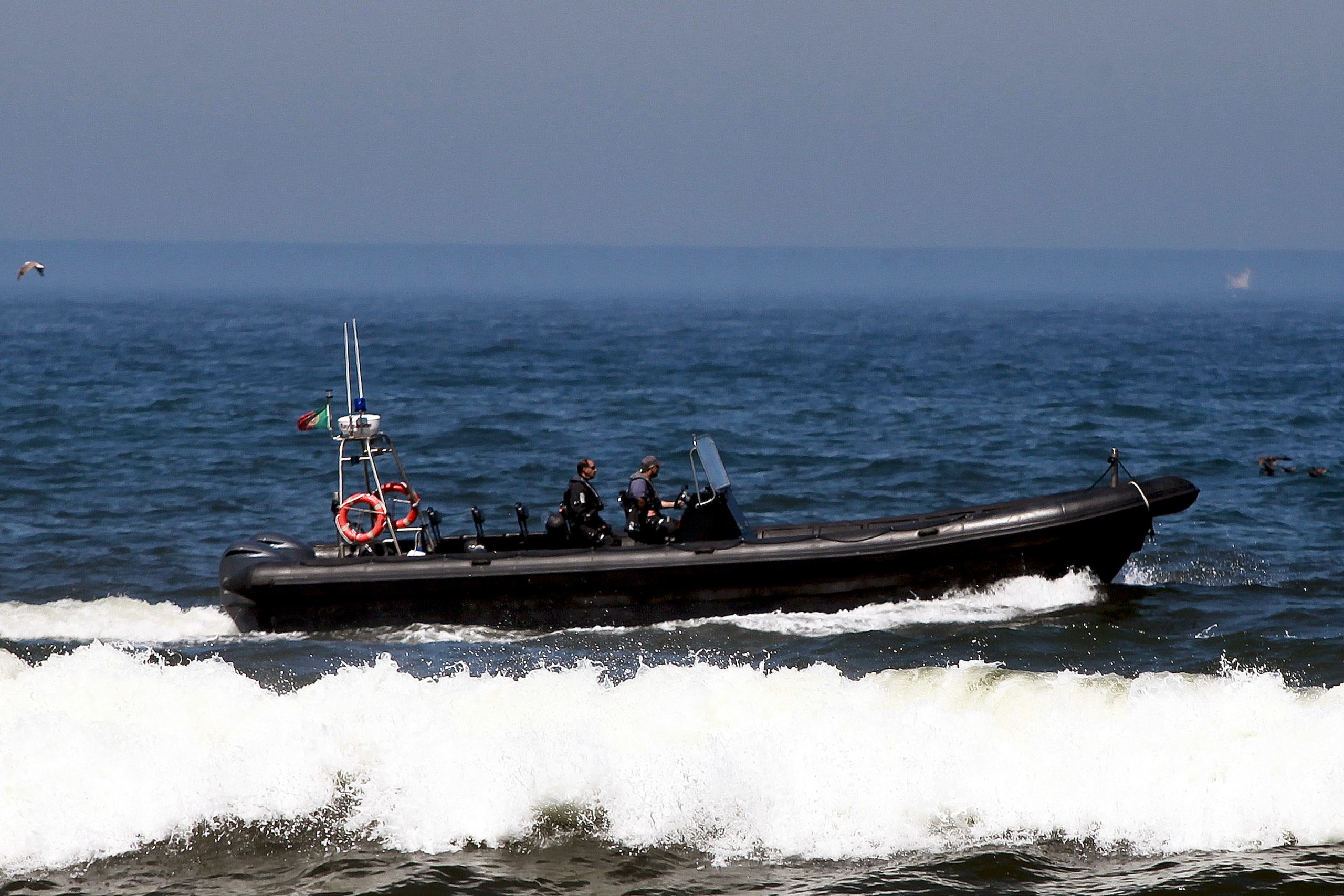 Polícia Marítima portuguesa resgata 34 migrantes no Mar Egeu, incluindo 20 crianças