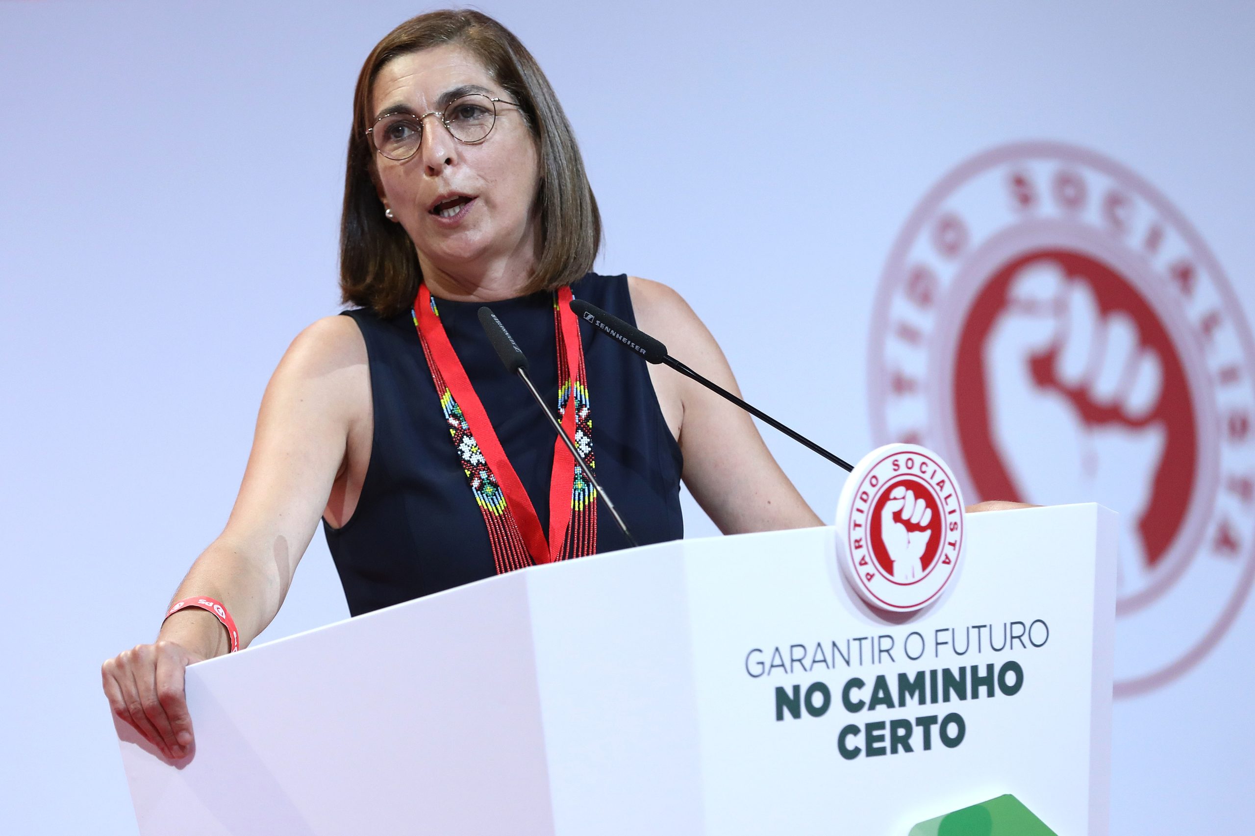 Ana Catarina Mendes evoca Sampaio e aponta quem teve medo de partilhar resposta à crise
