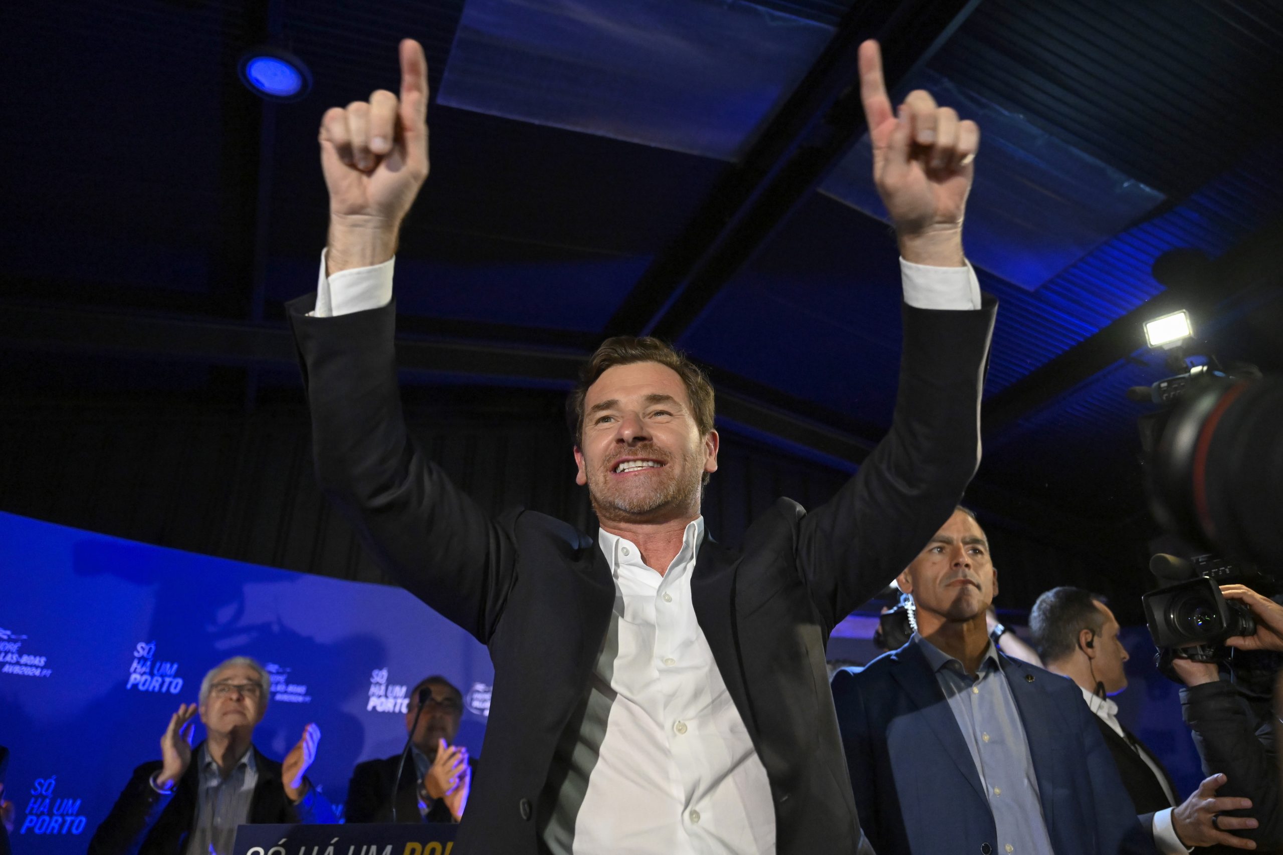 André Villas-Boas empossado como presidente do FC Porto