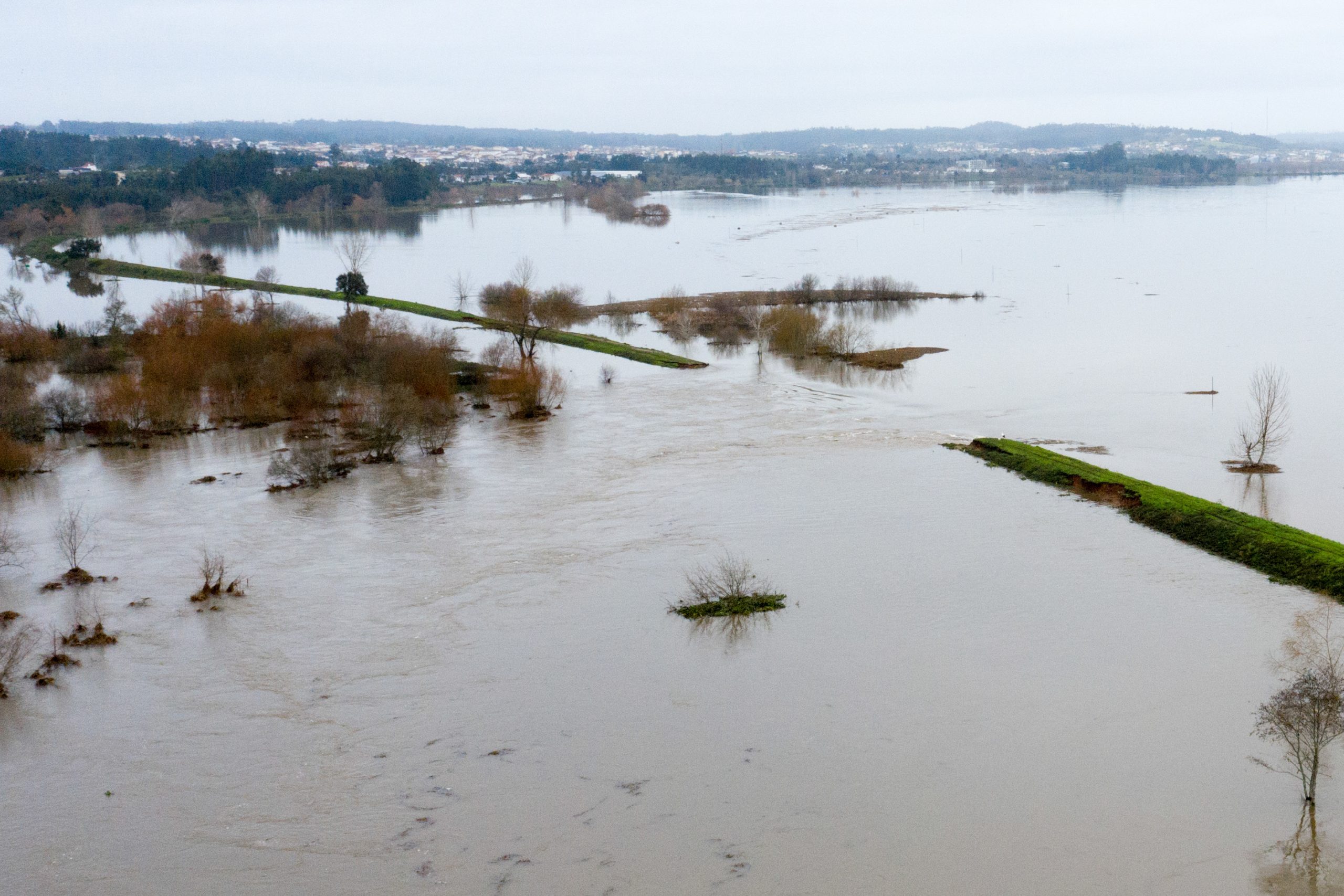 As cheias do inverno não afastam a seca no verão. “Não é só quanto chove, é como chove”