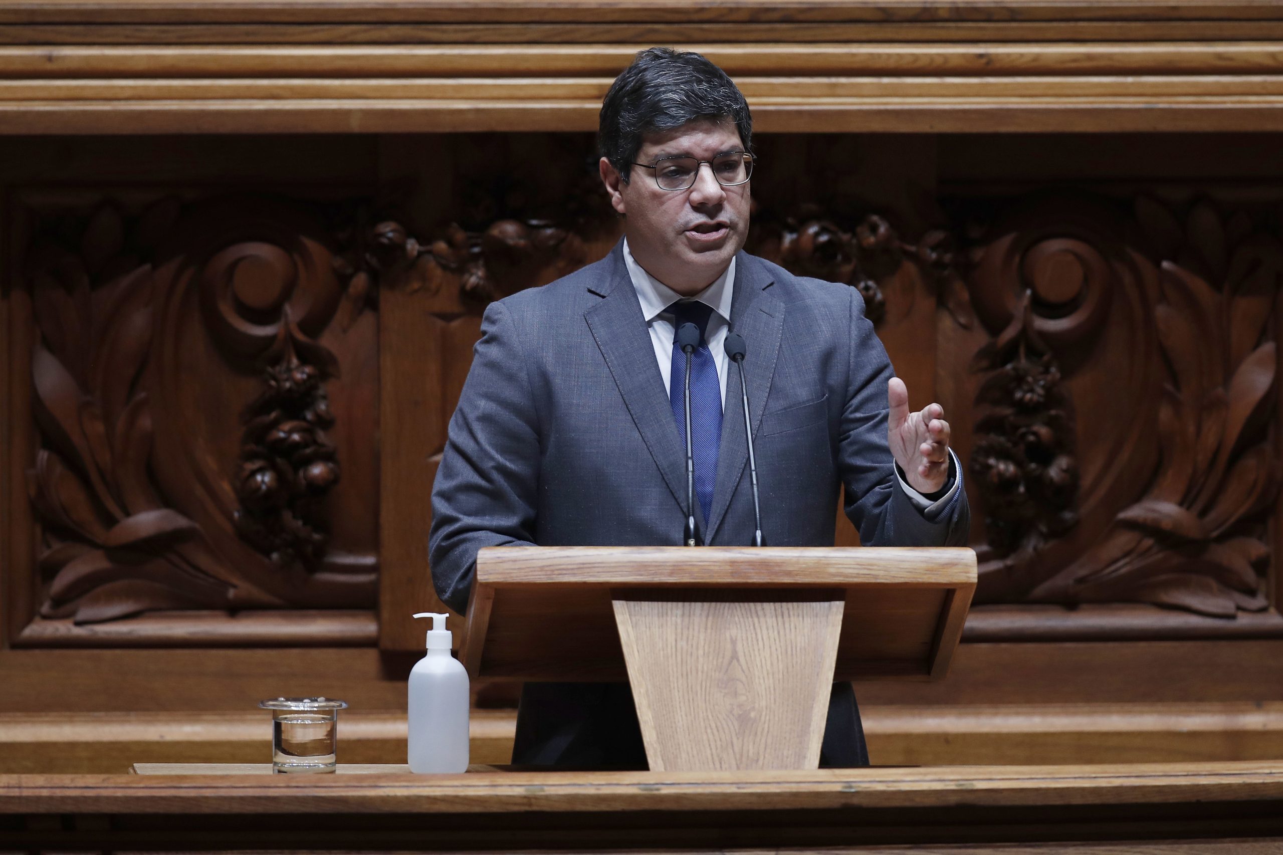 PS “perplexo” com críticas do PSD vai discutir “até ao limite” alterações ao Regimento